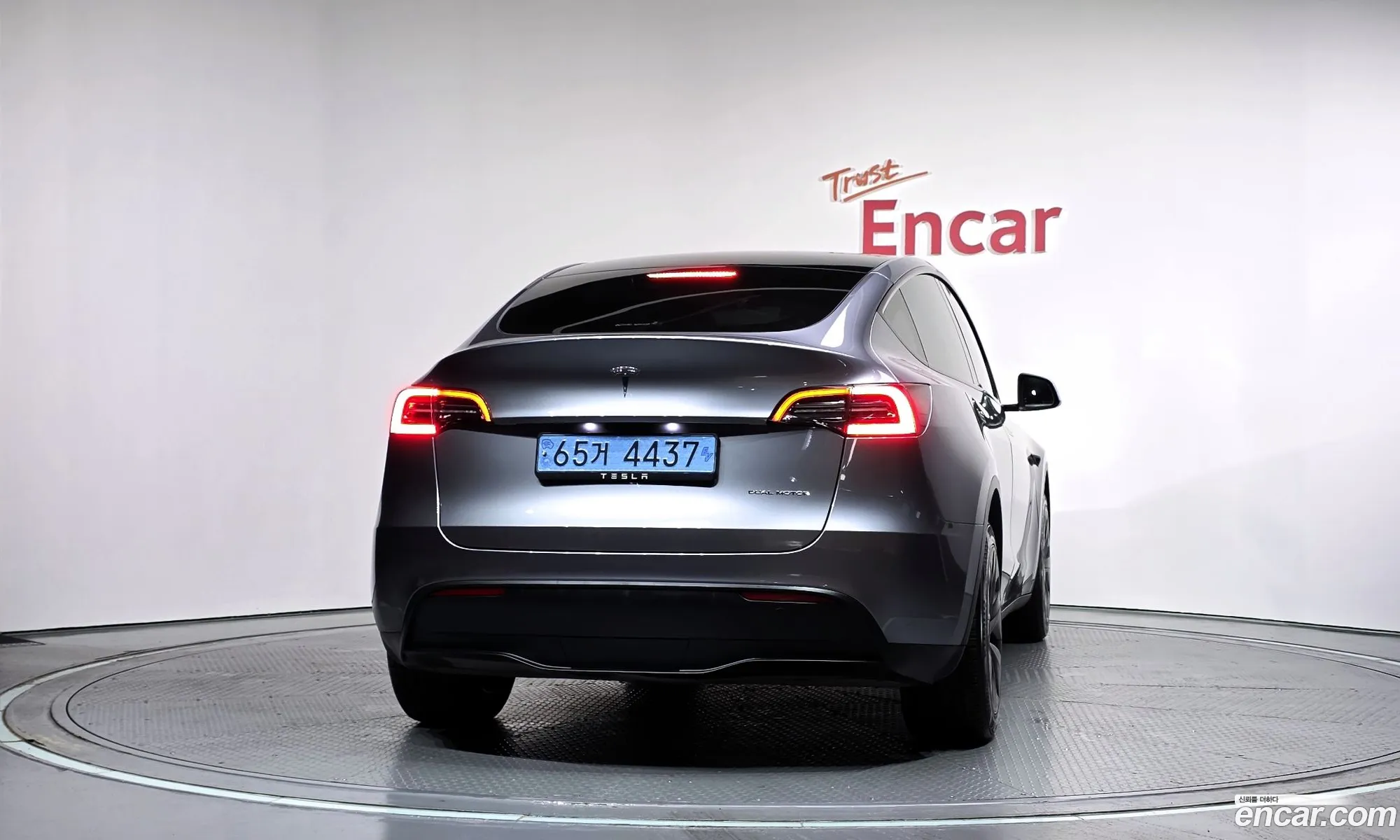 Tesla Model Y 2024 LRWYGCEK2RC800429 — 18