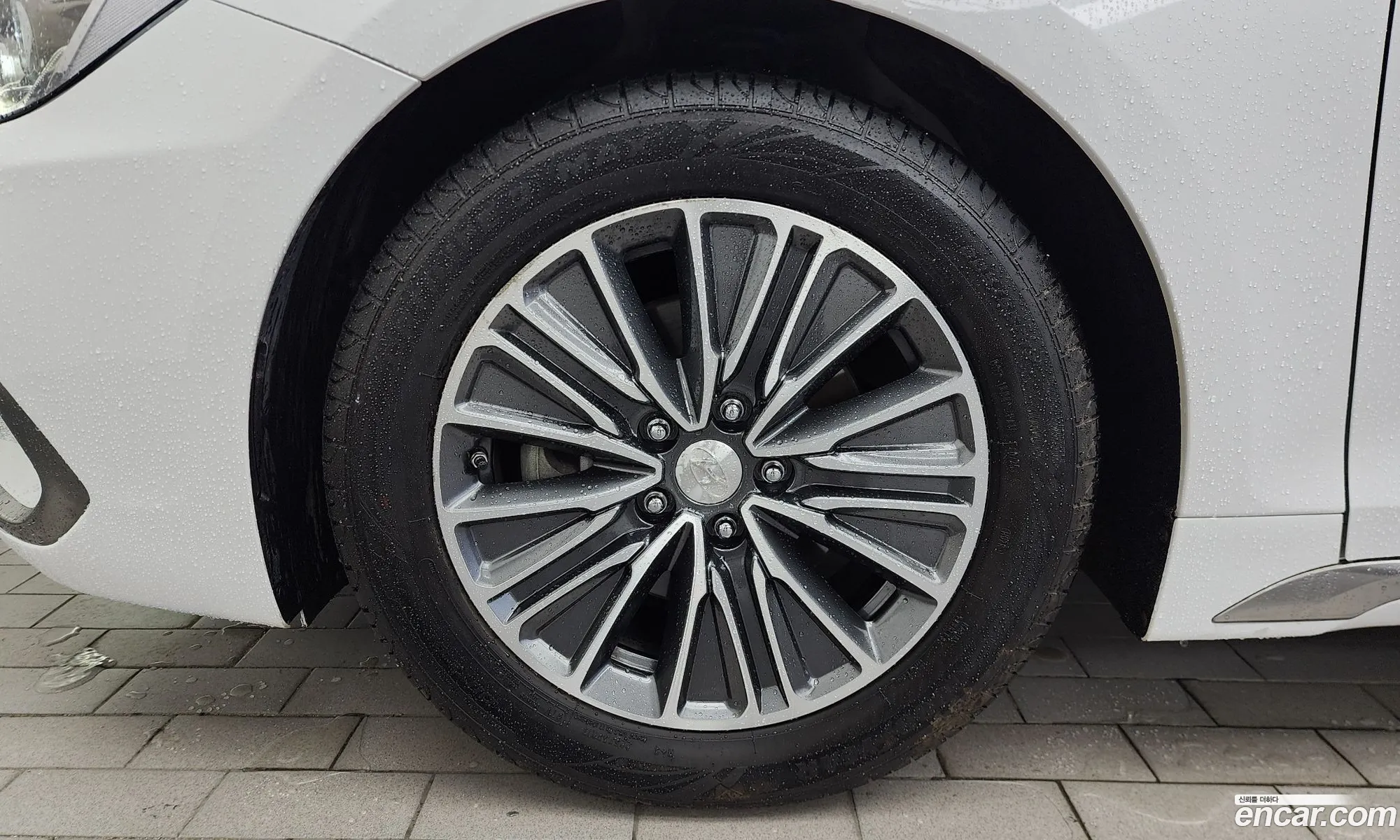 Hyundai Grandeur IG Hybrid 2017 — 16
