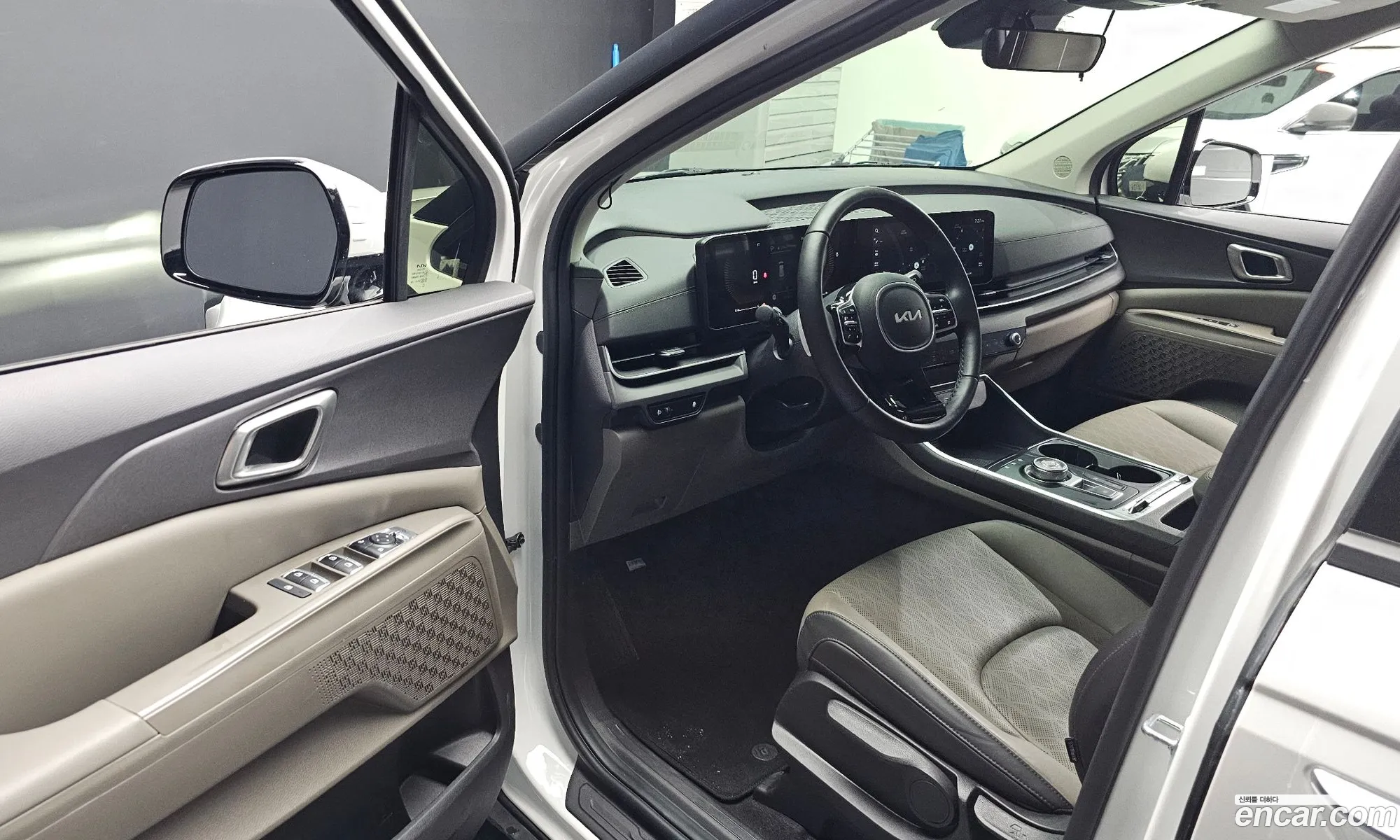 Kia Carnival 2024 — 16