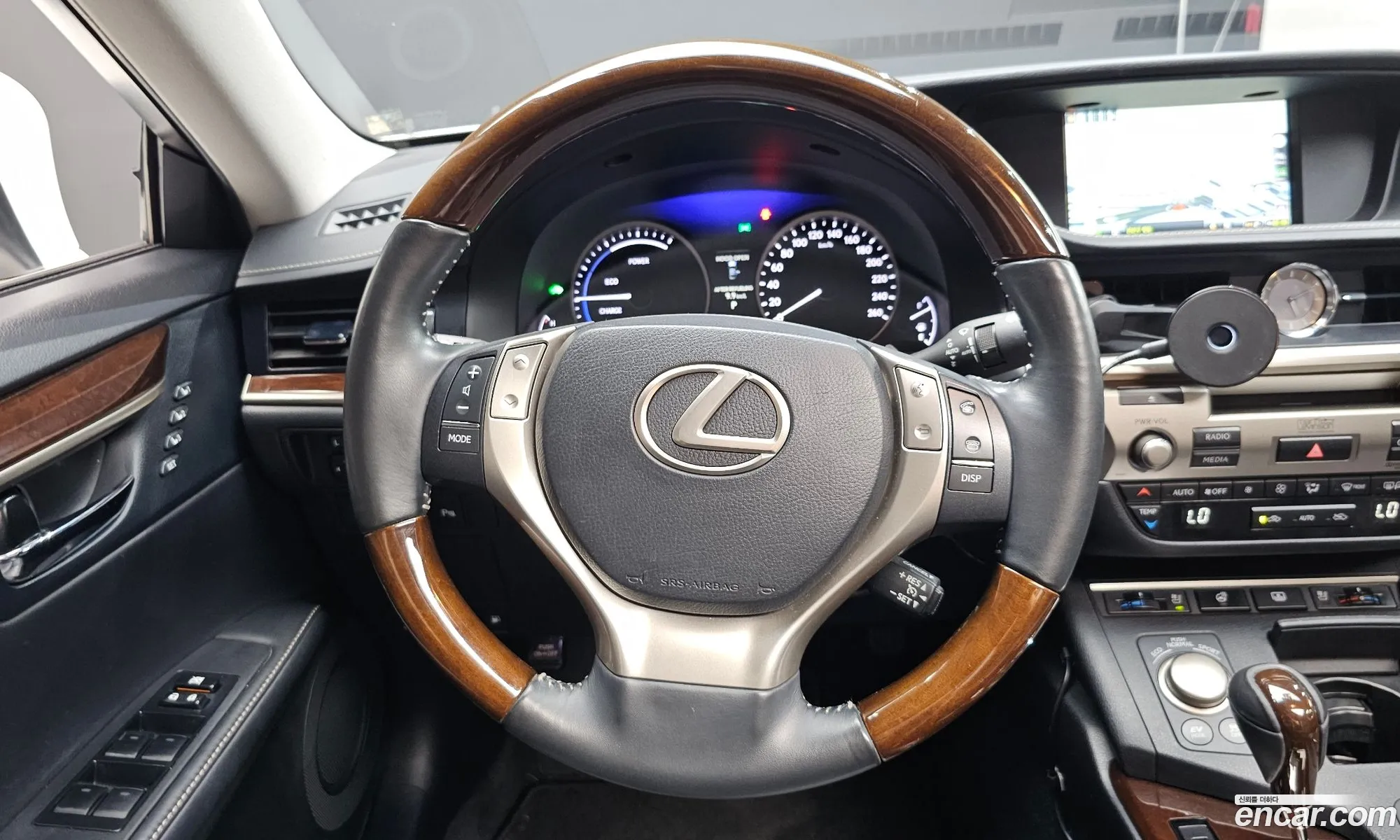 Lexus ES300h 2012 JTHBW1GG9D2010728 — 11