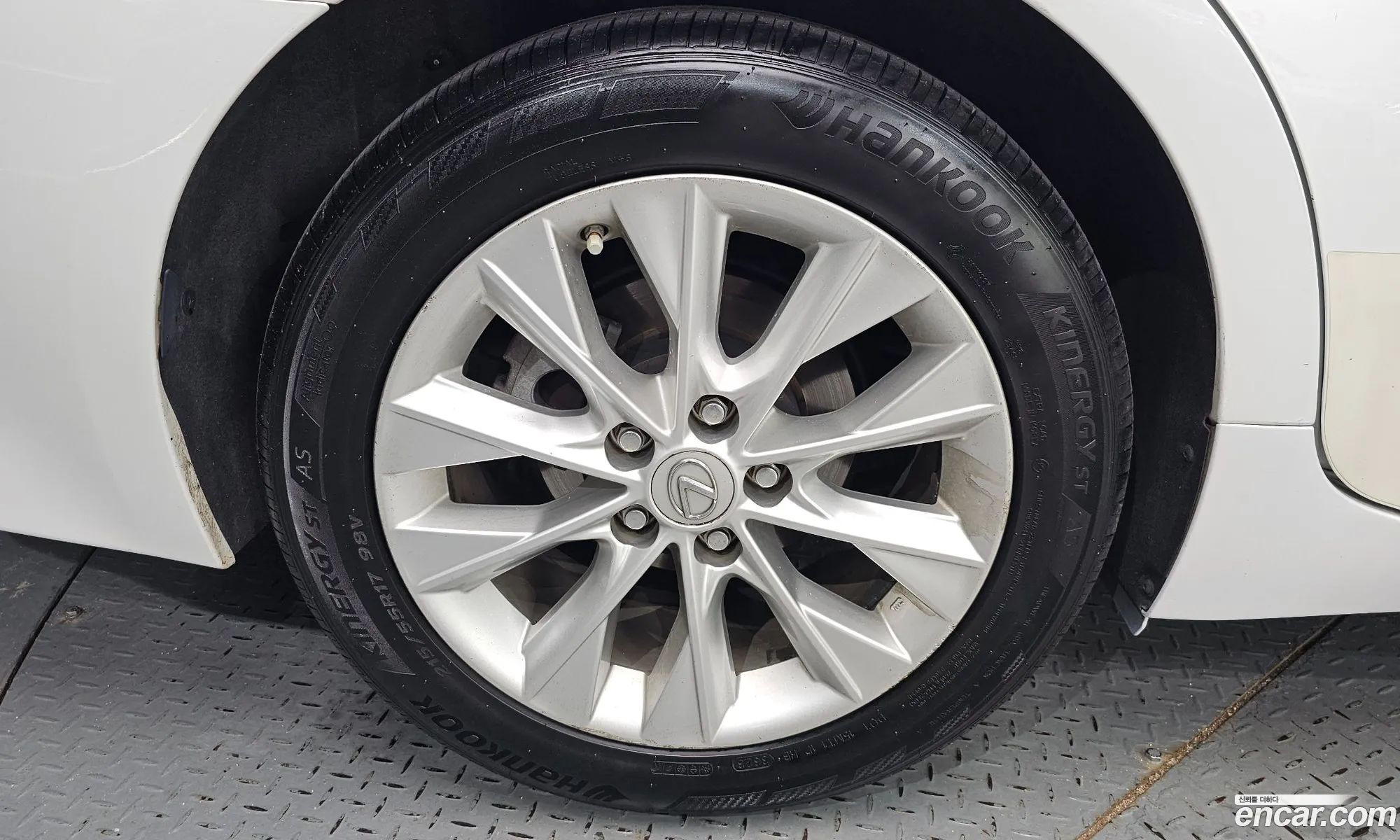 Lexus ES300h 2012 JTHBW1GG9D2010728 — 14