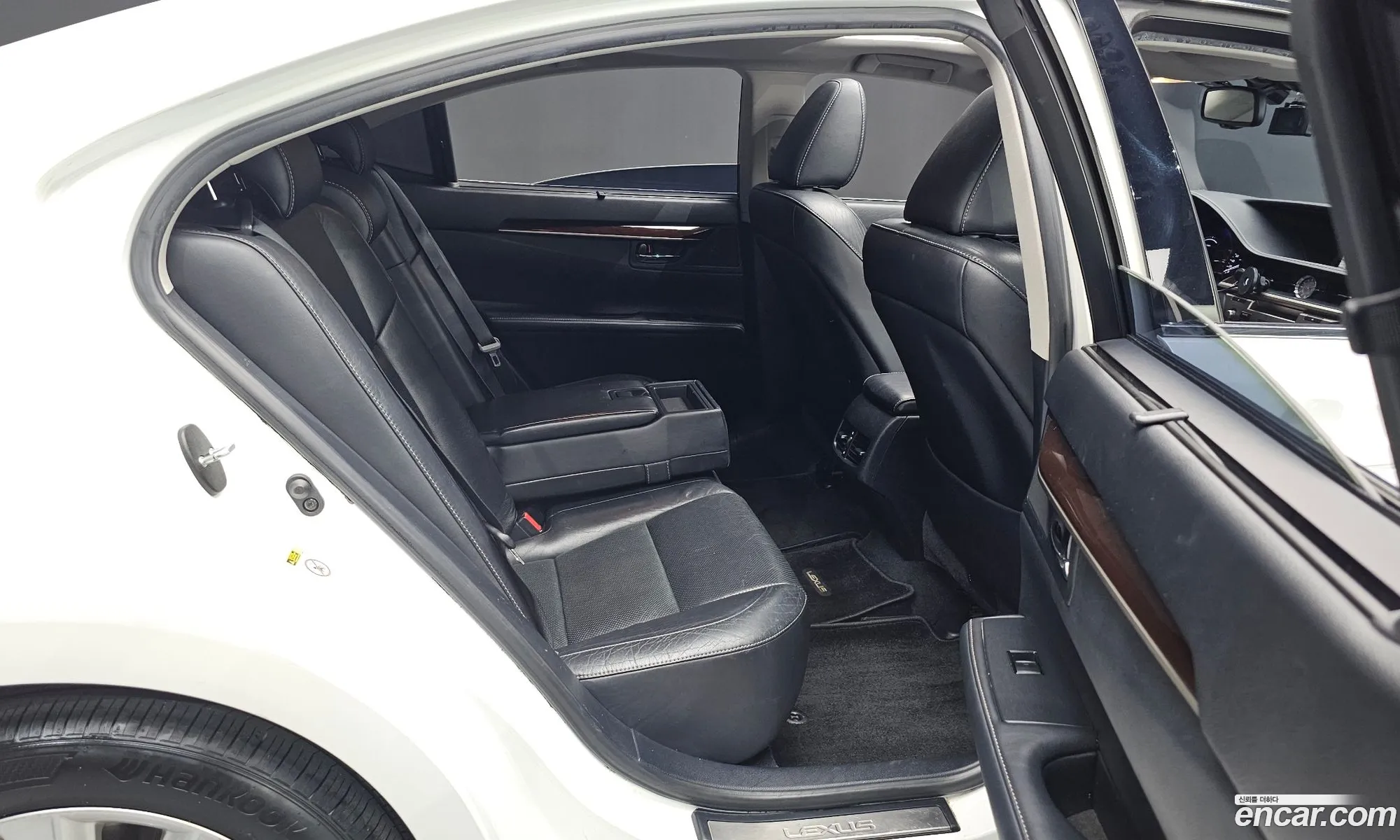 Lexus ES300h 2012 JTHBW1GG9D2010728 — 19