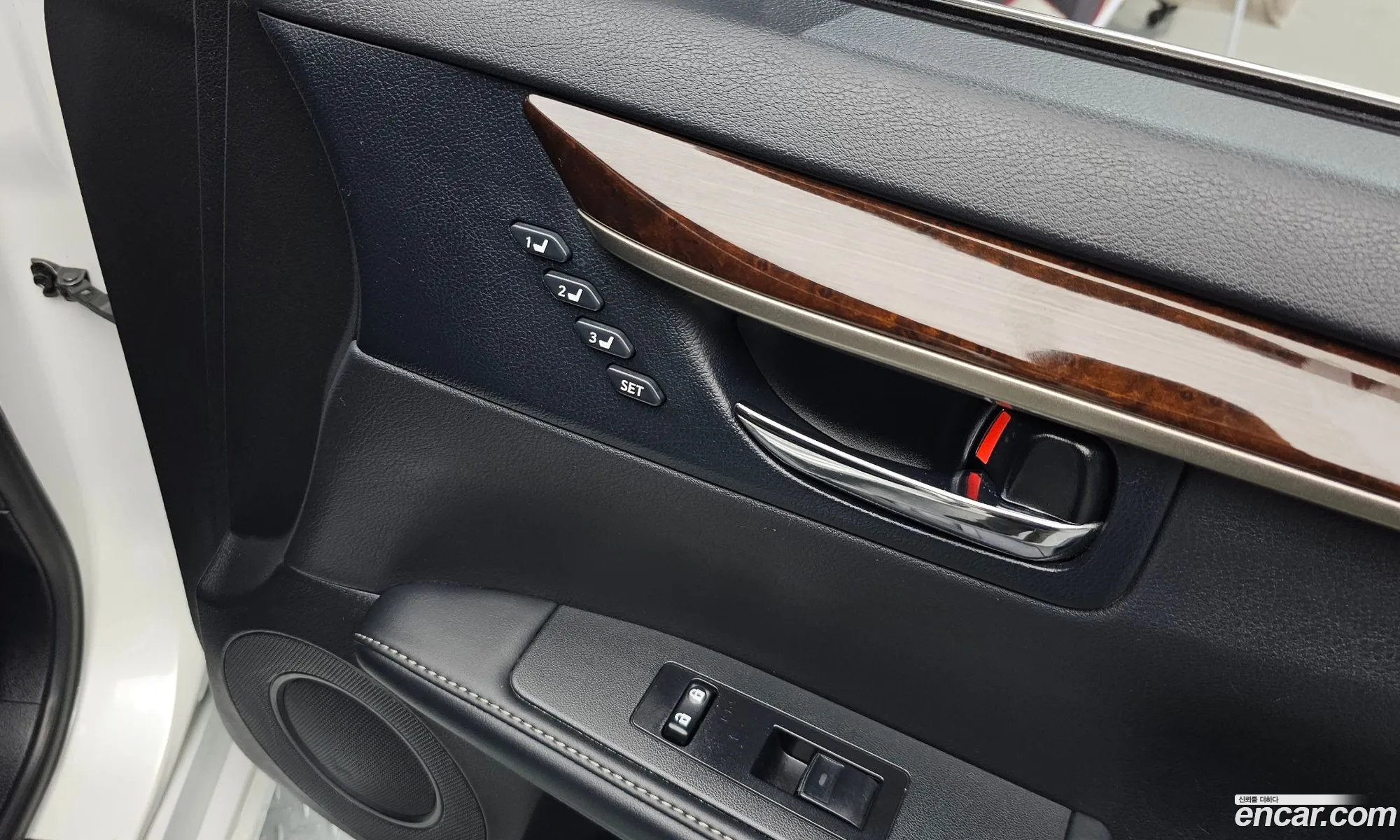 Lexus ES300h 2012 JTHBW1GG9D2010728 — 13