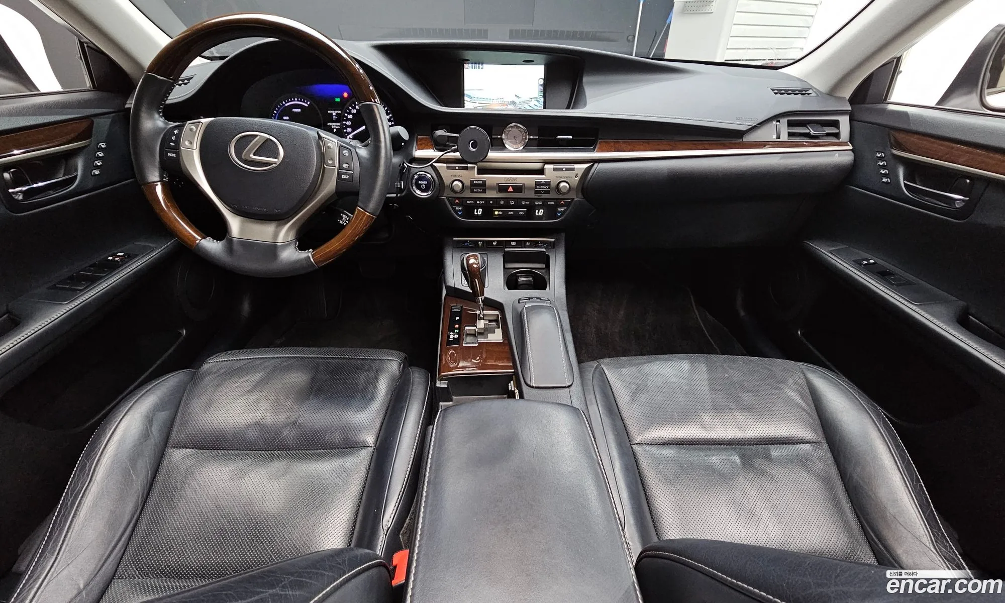 Lexus ES300h 2012 JTHBW1GG9D2010728 — 20