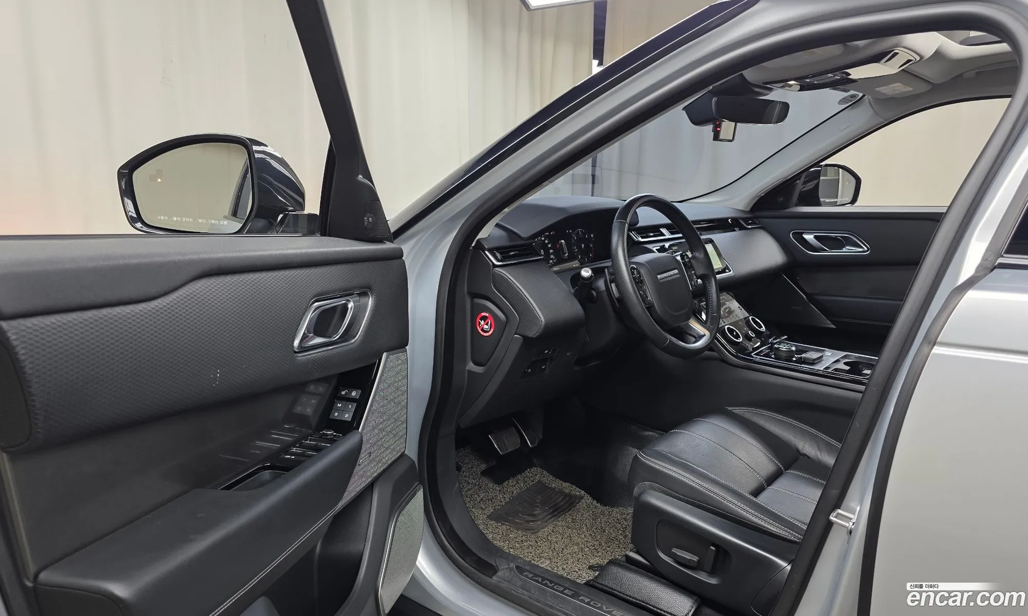 Land Rover Range Rover Velar 2018 — 16