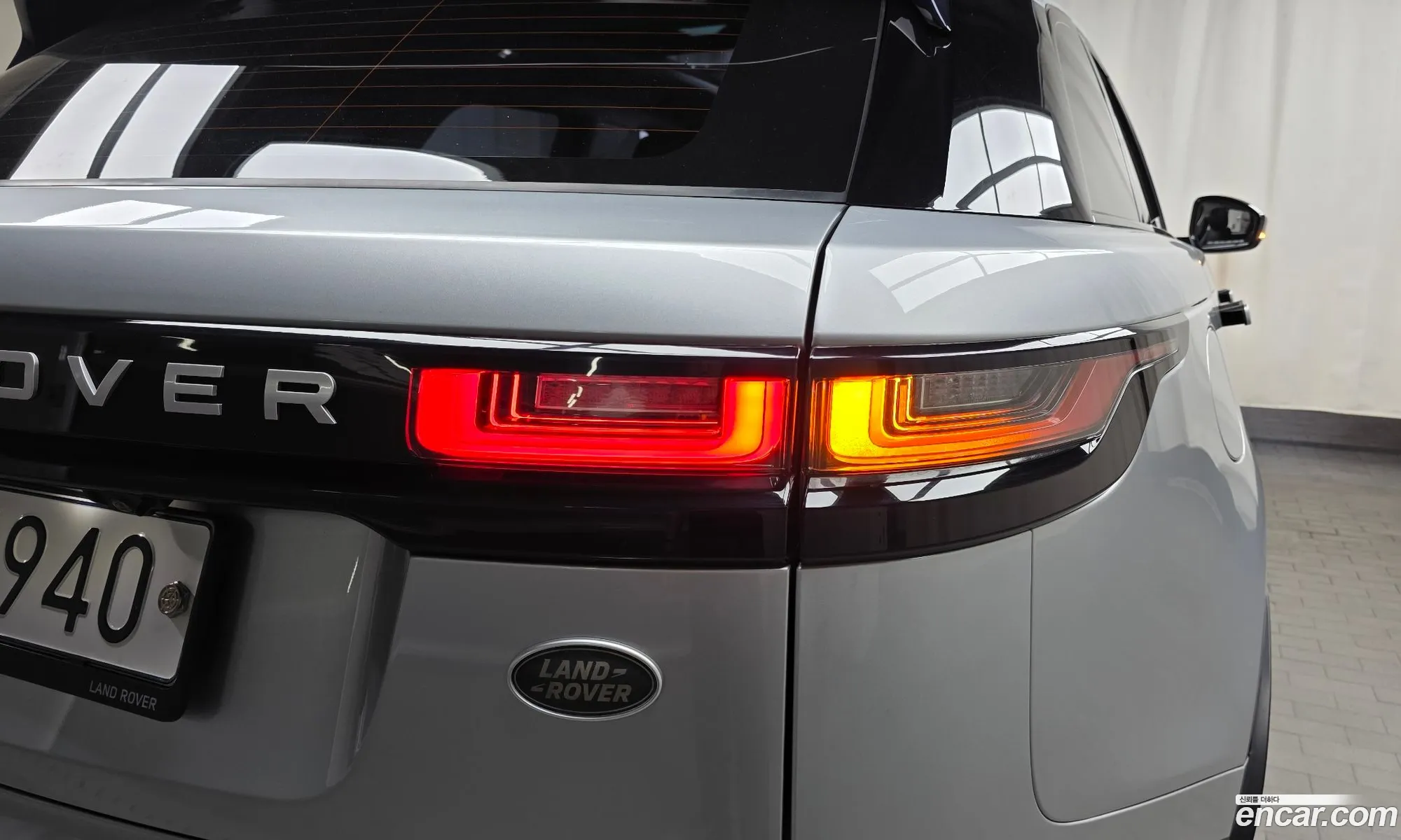 Land Rover Range Rover Velar 2018 — 12