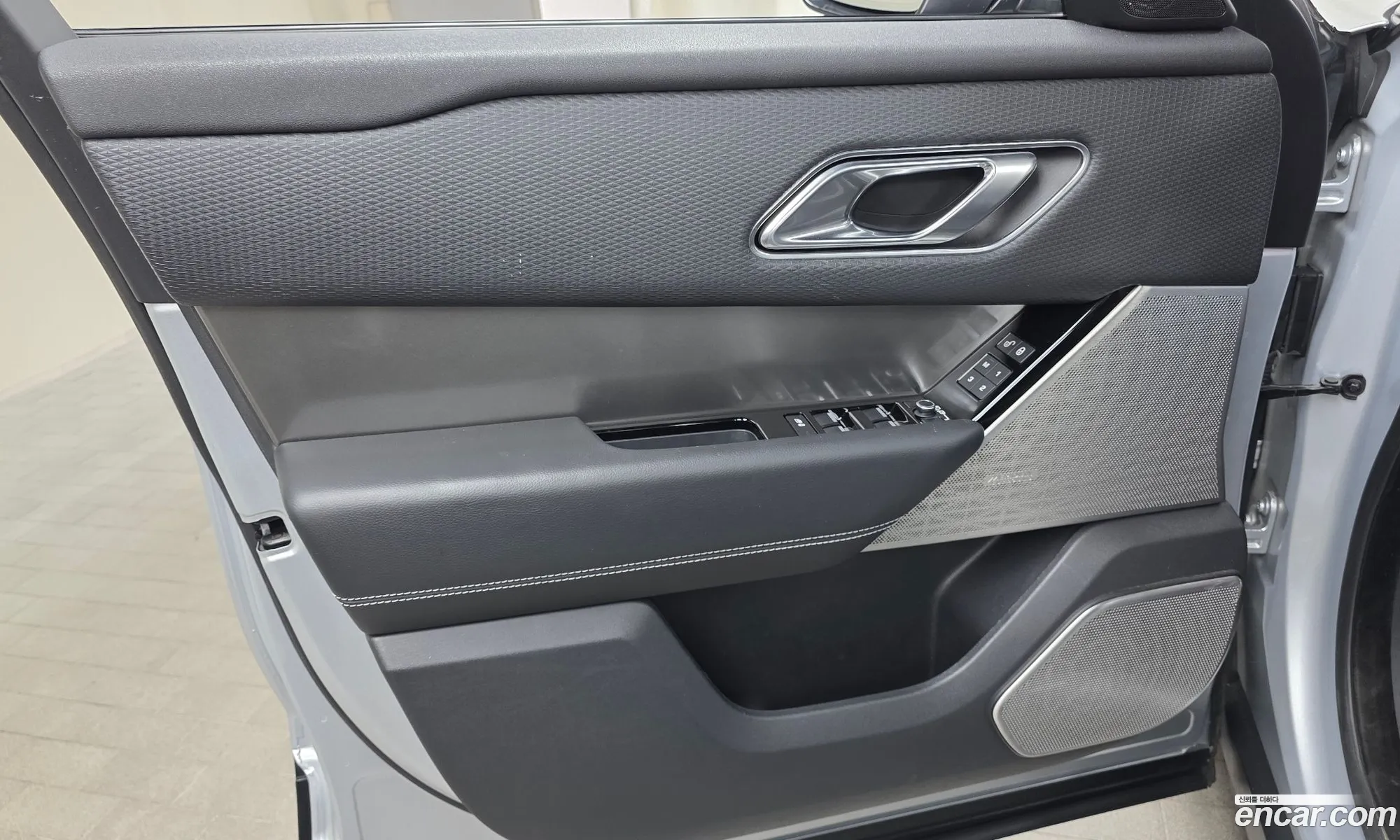 Land Rover Range Rover Velar 2018 — 8