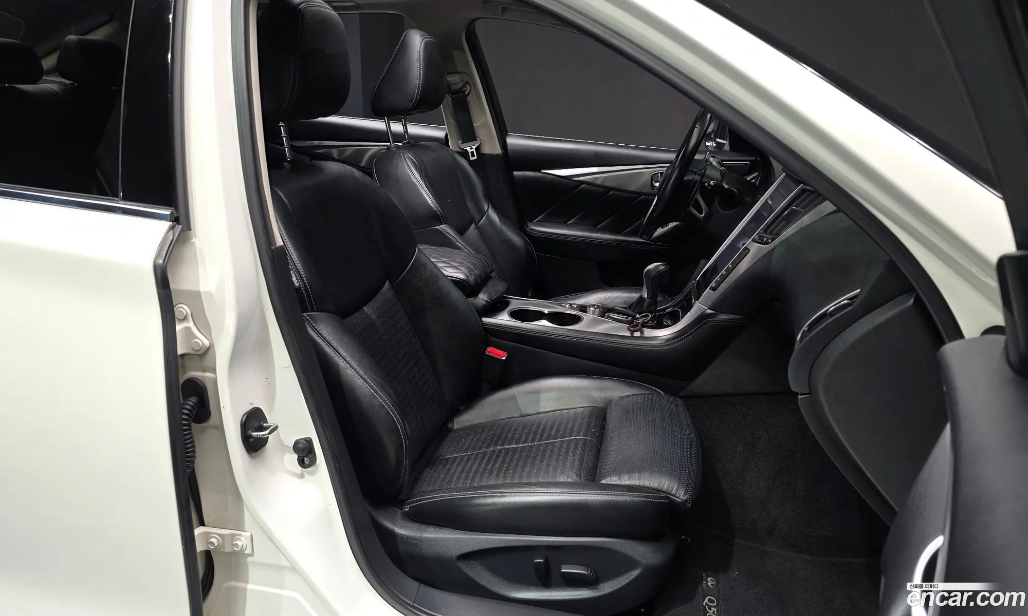 Infiniti Q50 2016 JNKAV71E5GM580226 — 8