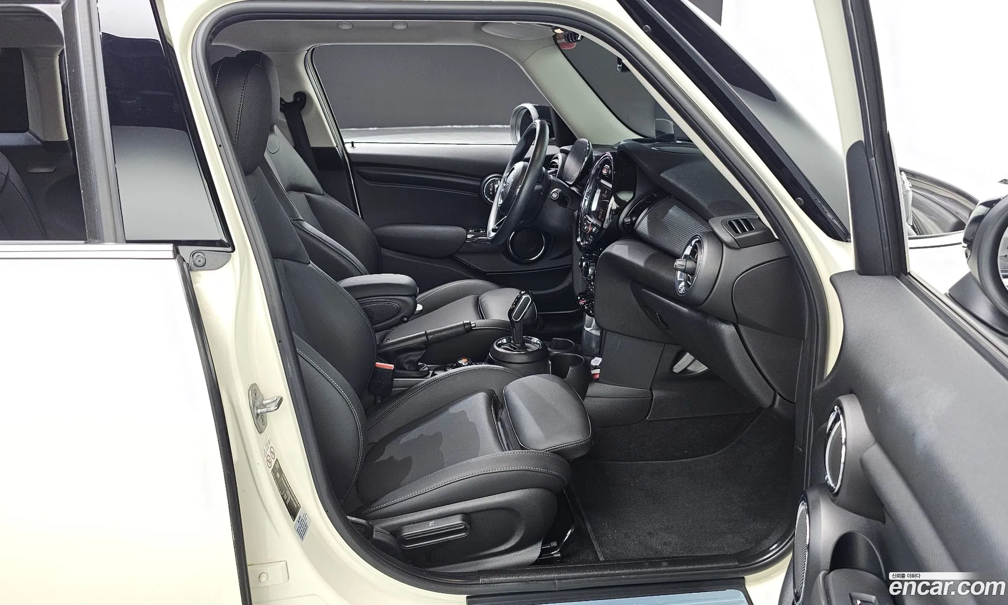 Mini Cooper 2021 WMWXV7105M2N71076 — 11
