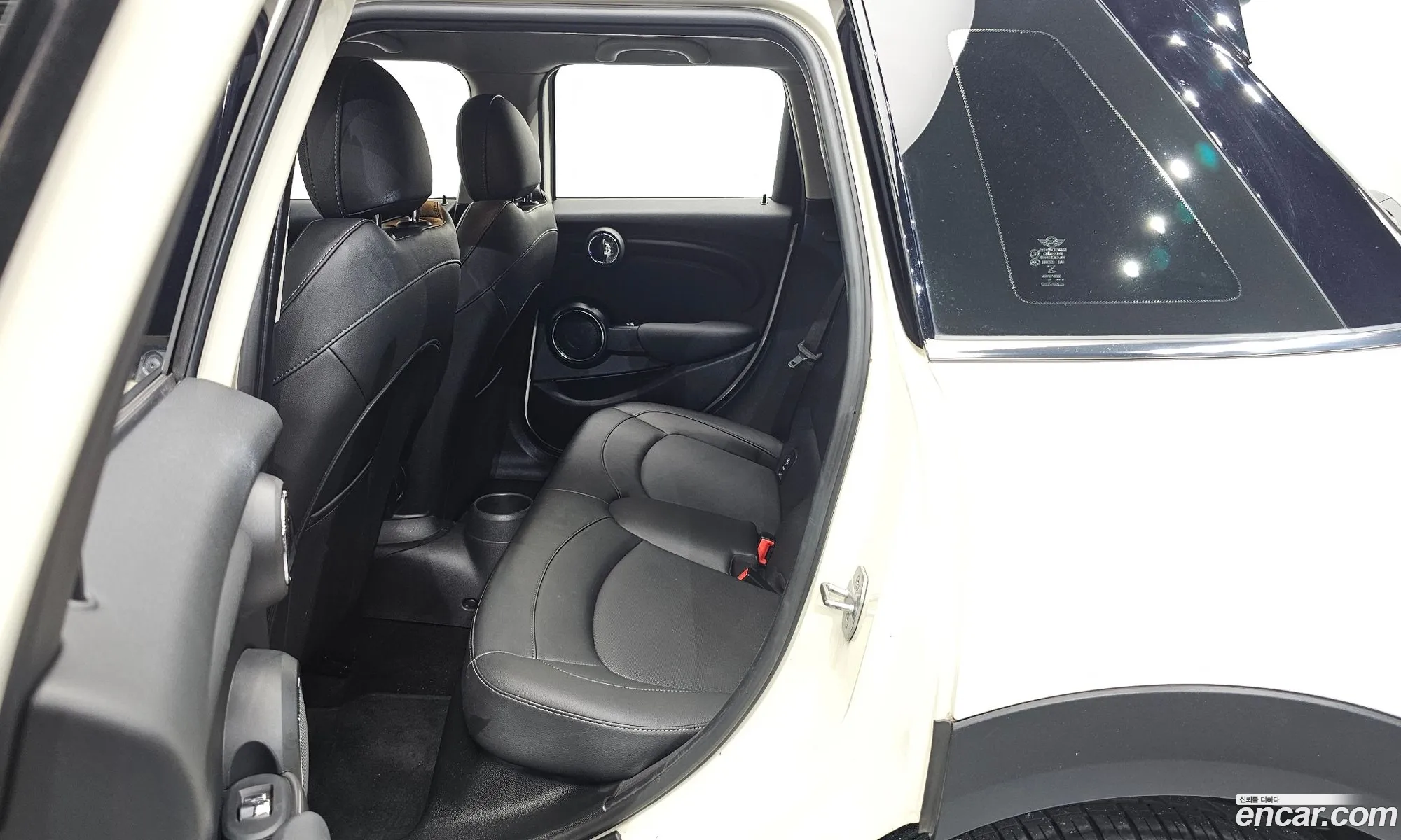 Mini Cooper 2021 WMWXV7105M2N71076 — 17