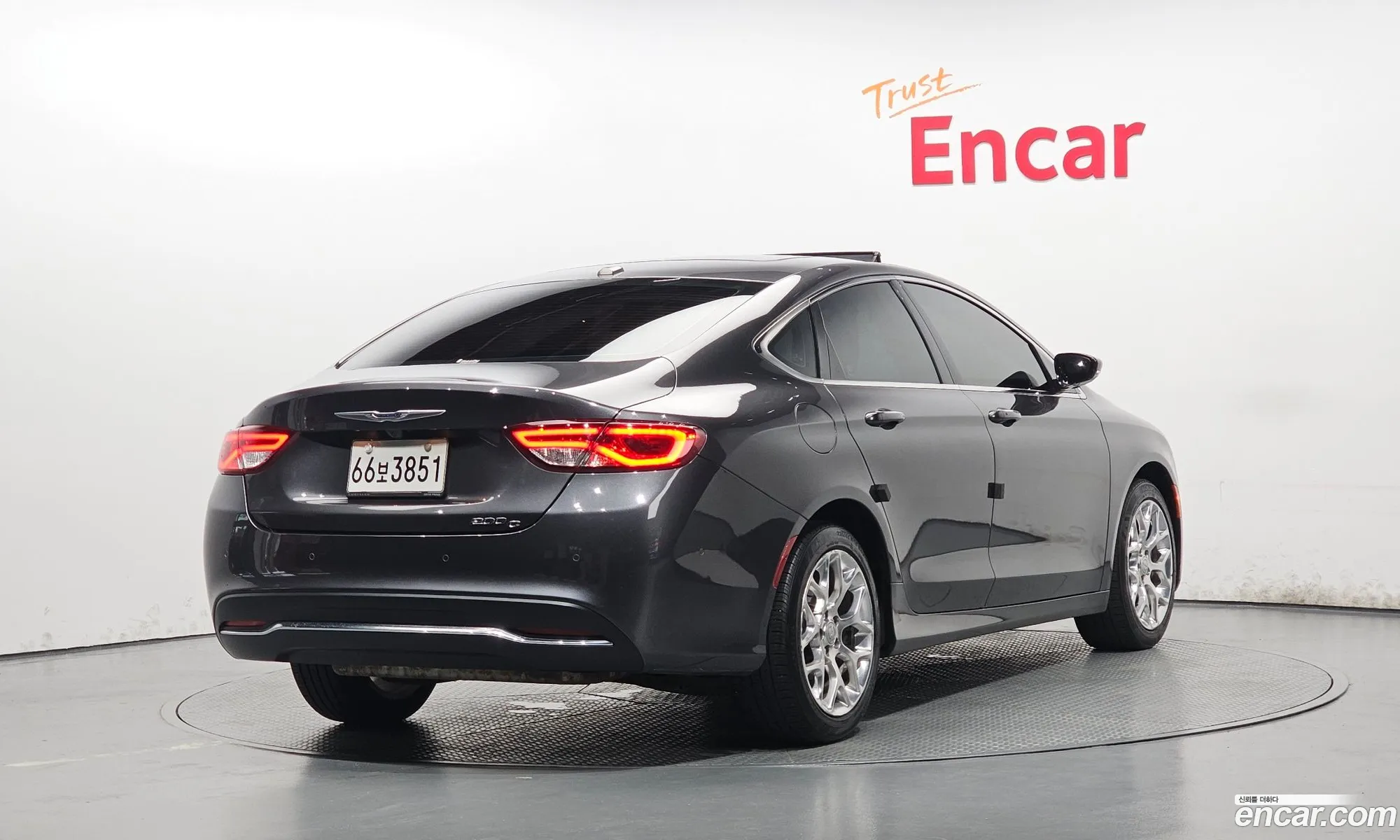 Chrysler 200 2015 1C3CCCCB8FN617634 — 3