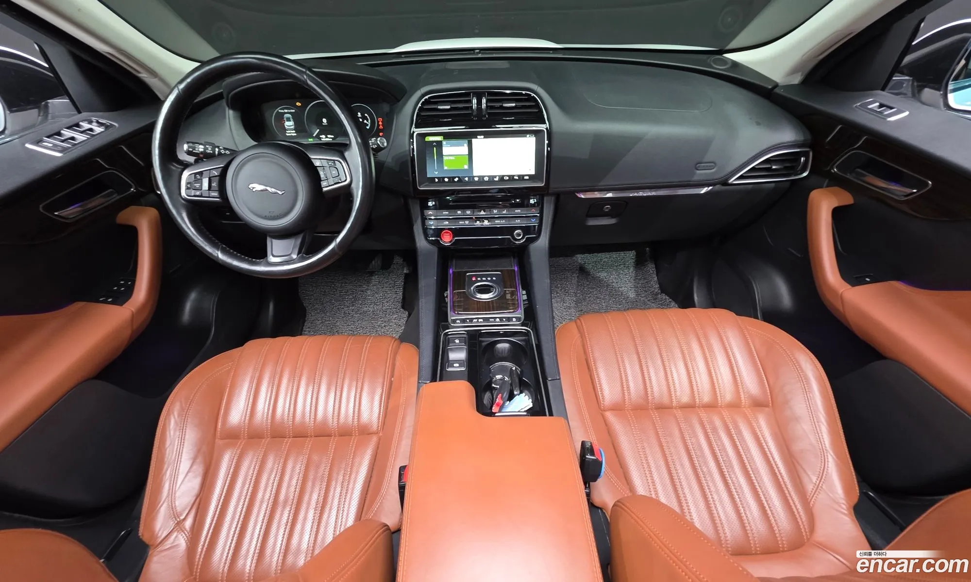 Jaguar F-Pace 2016 — 11