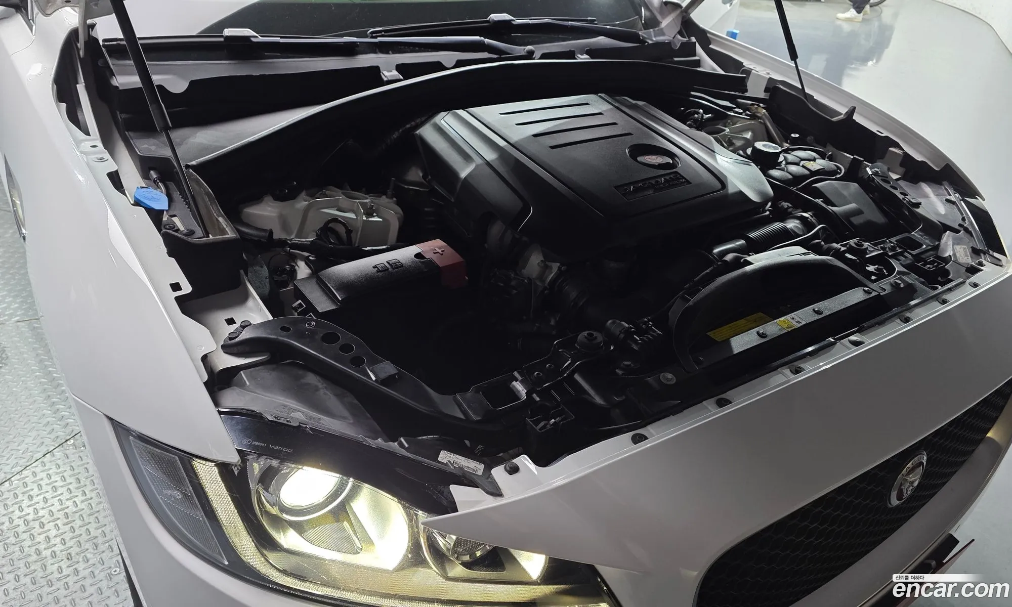 Jaguar F-Pace 2016 — 8