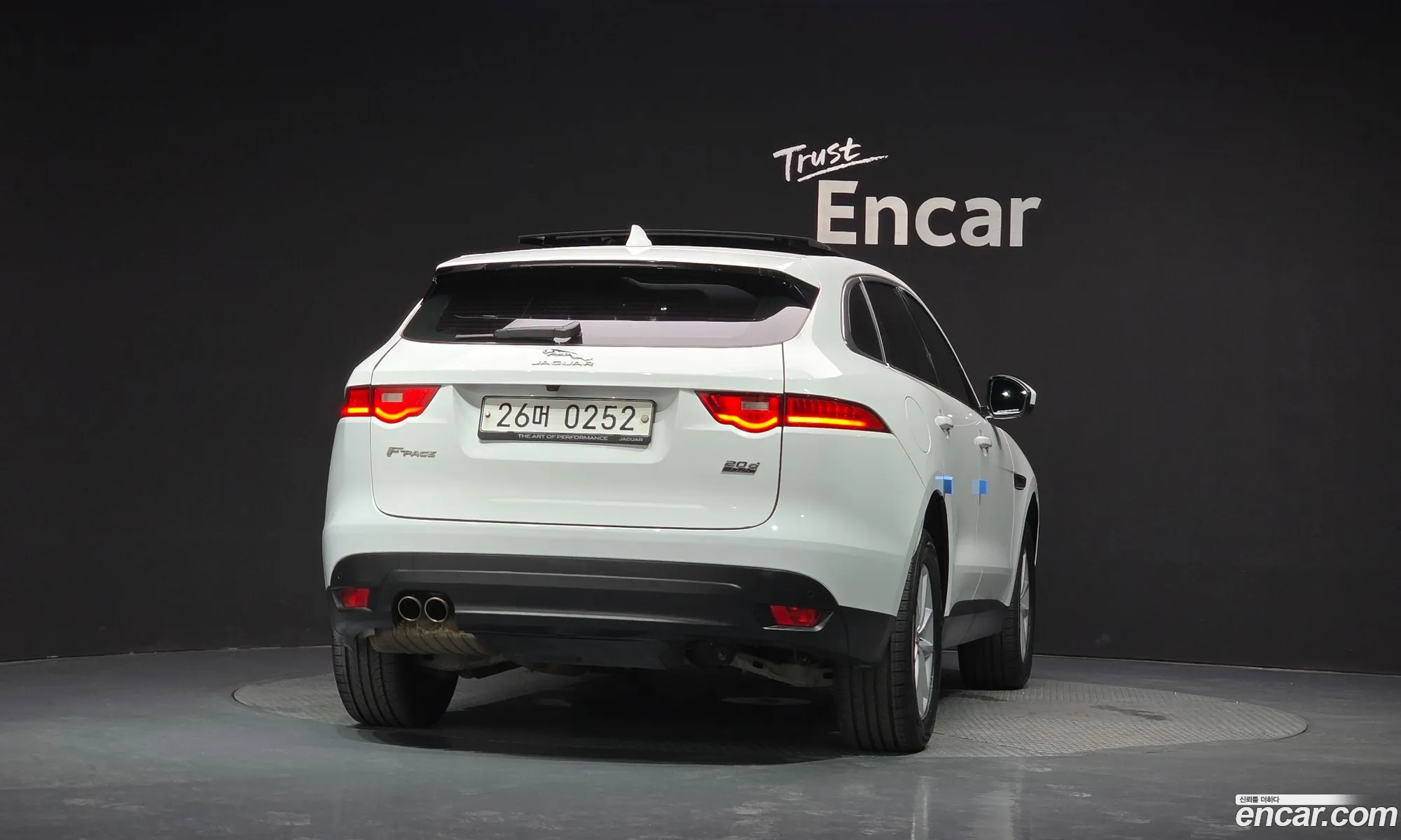 Jaguar F-Pace 2016 — 14