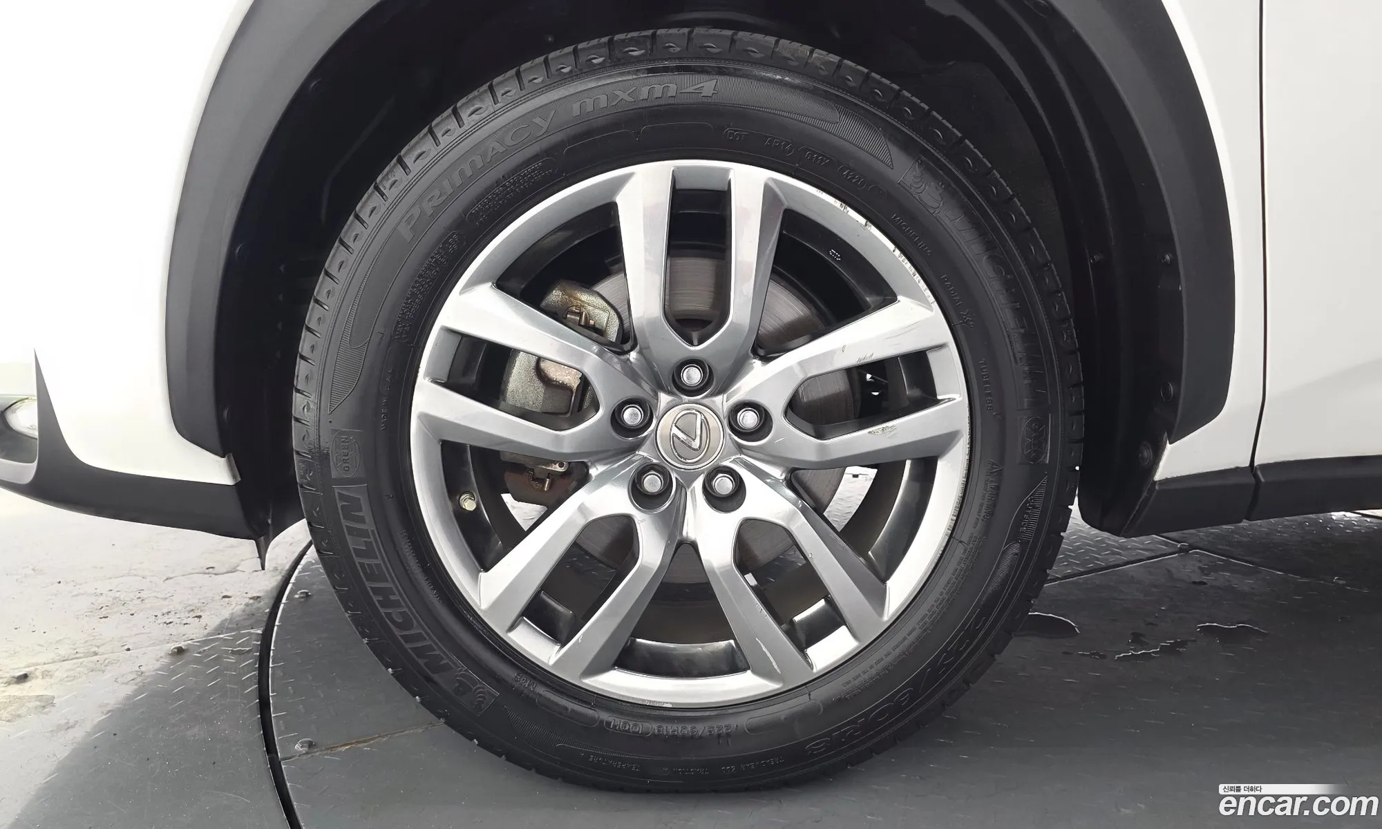 Lexus NX300h 2016 JTJBJRBZ5H2053134 — 19