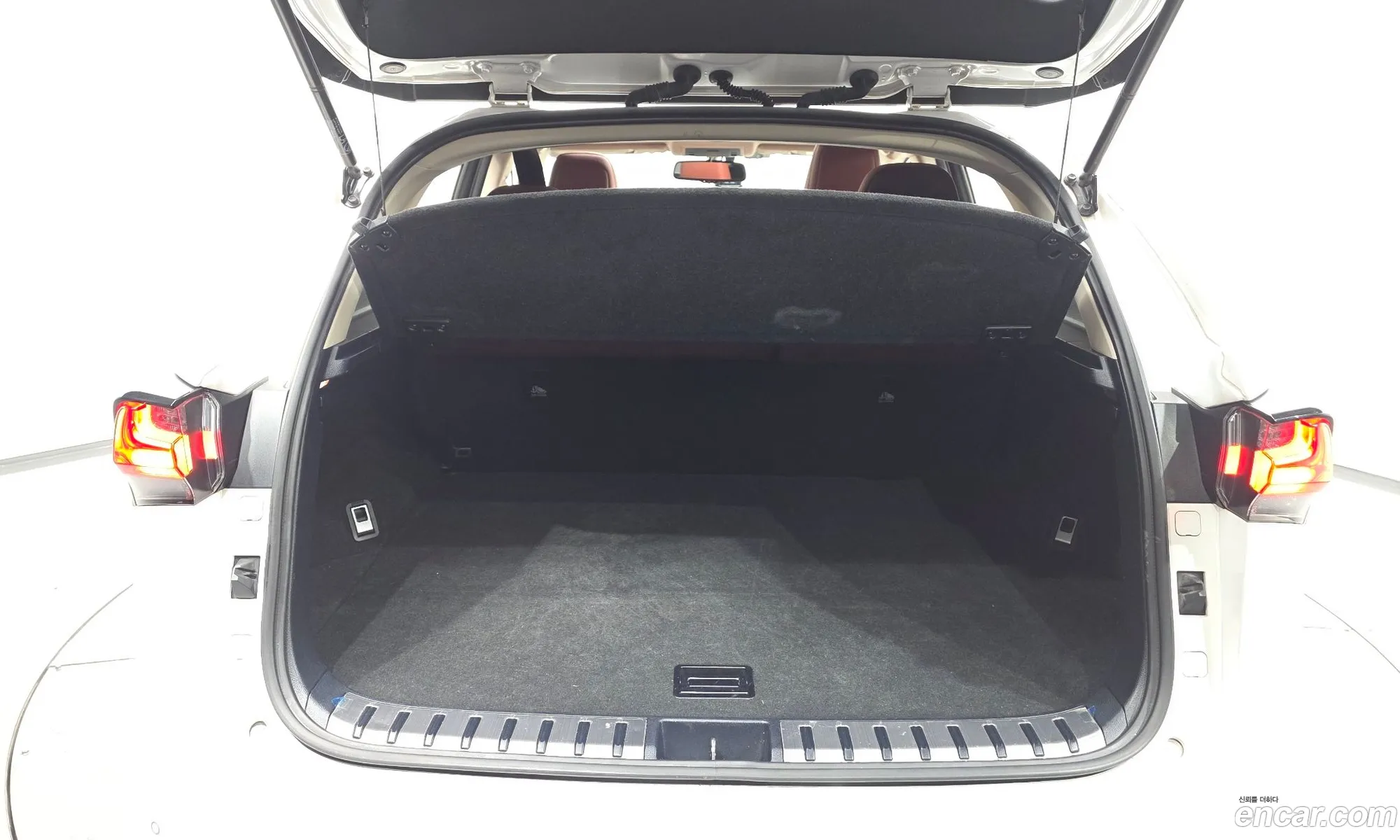 Lexus NX300h 2016 JTJBJRBZ5H2053134 — 4