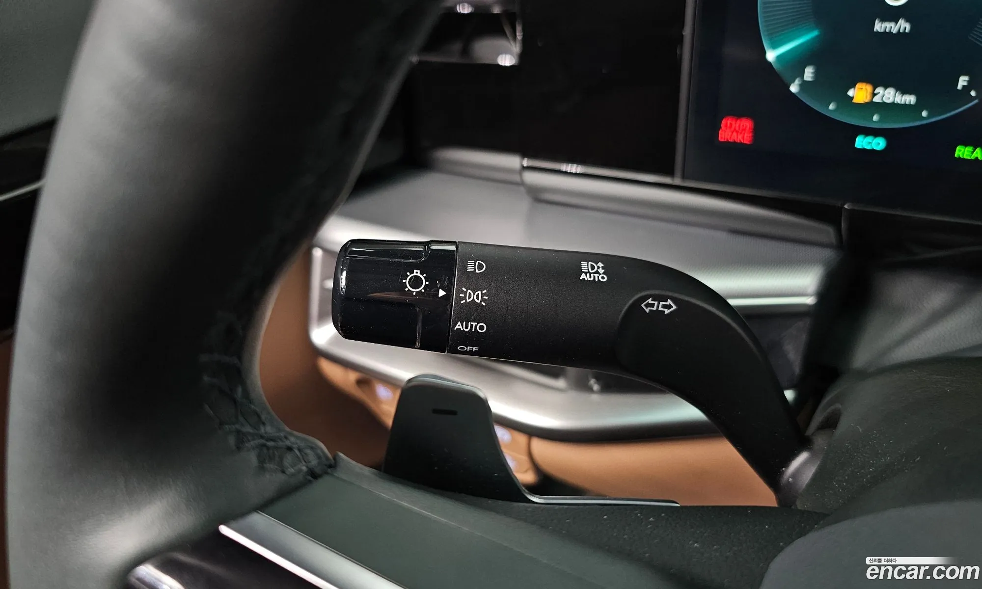 Hyundai Grandeur Hybrid 2025 — 23