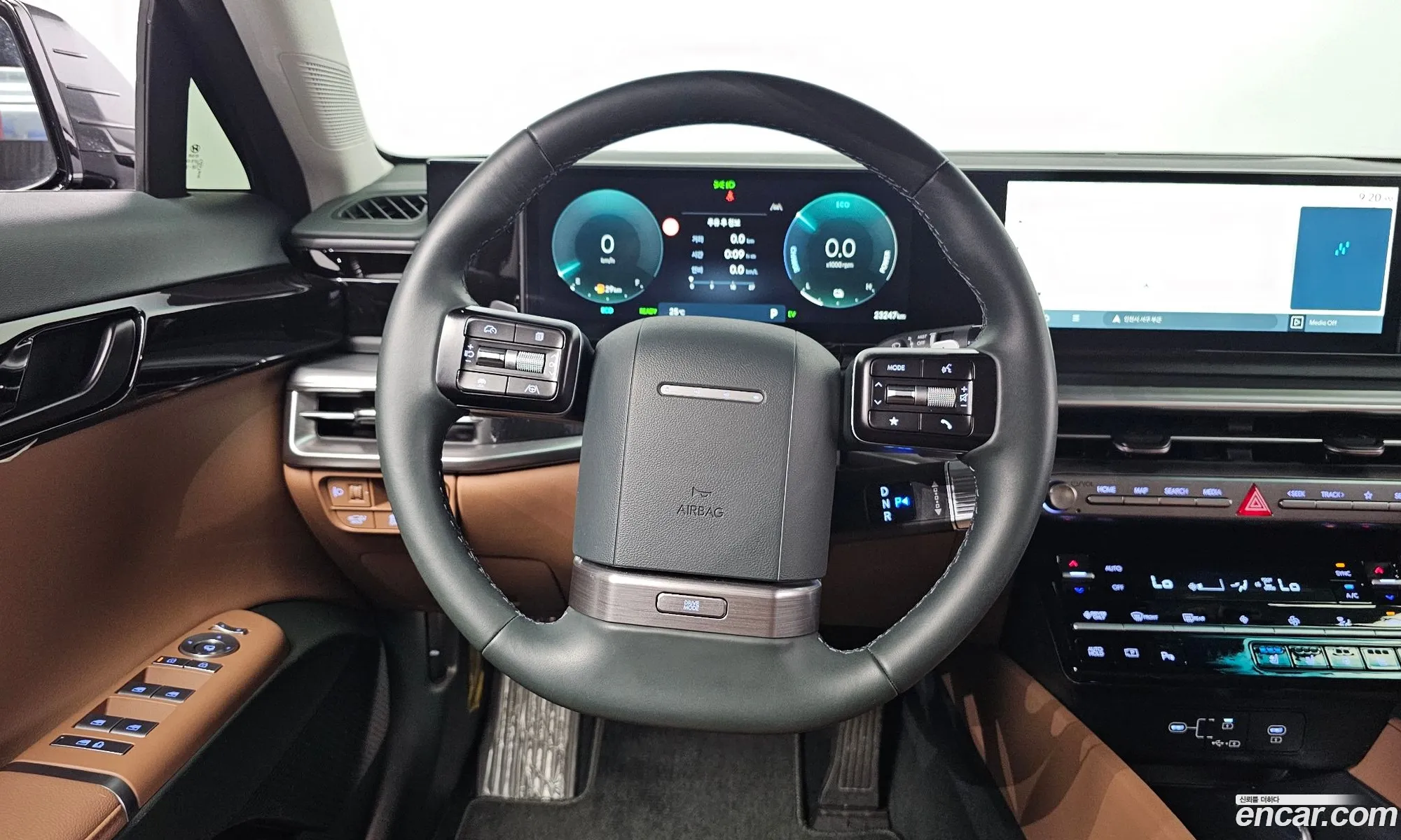 Hyundai Grandeur Hybrid 2025 — 4