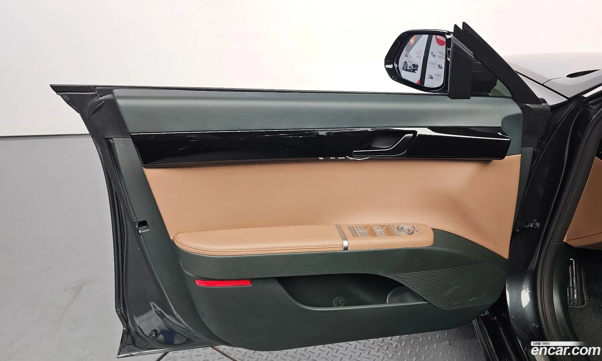 Hyundai Grandeur Hybrid 2025 — 19
