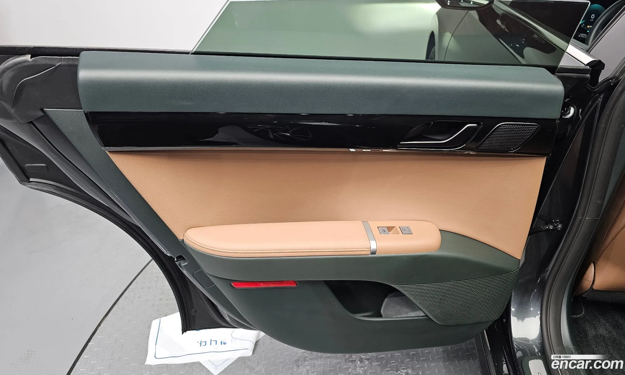 Hyundai Grandeur Hybrid 2025 — 20