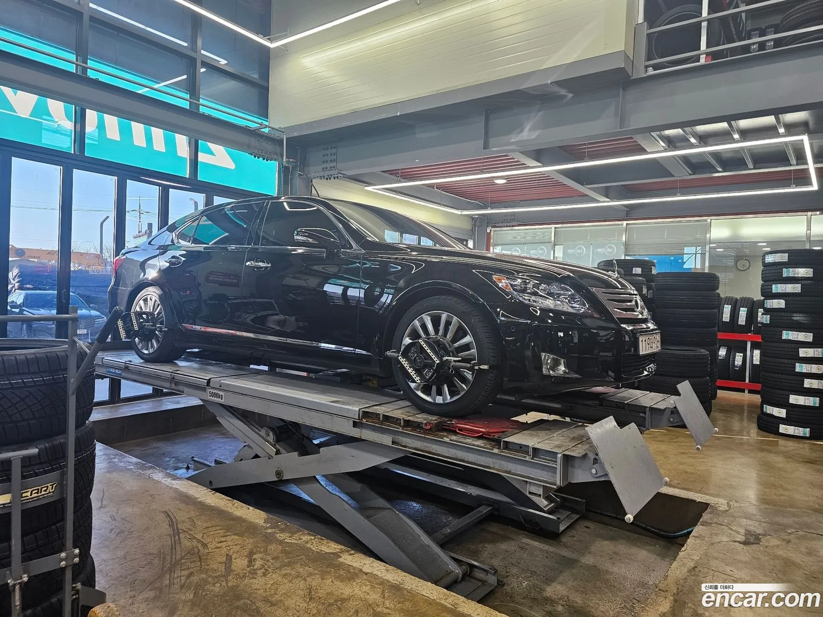 Lexus LS600hL 2011 — 18
