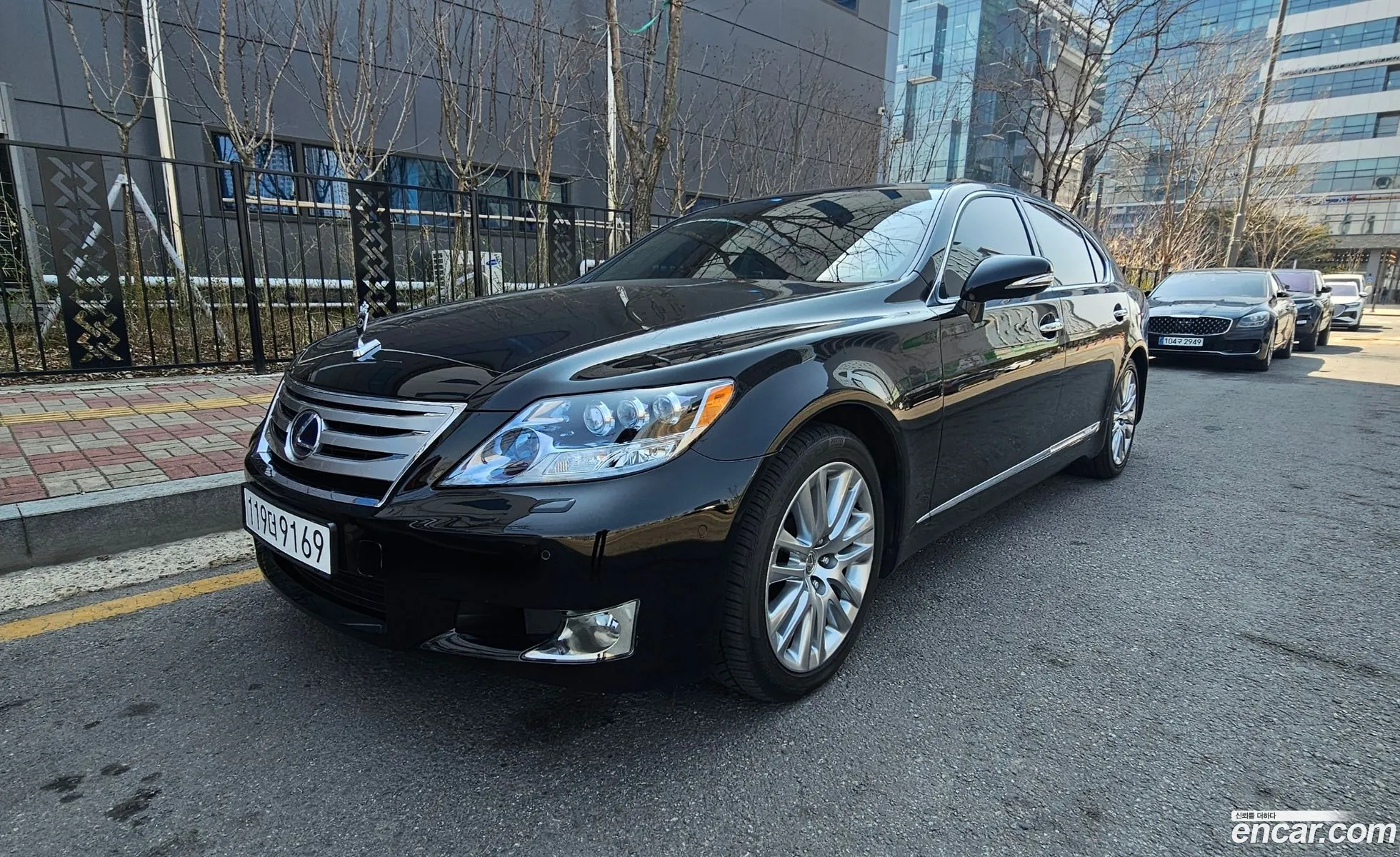 Lexus LS600hL 2011 — 19