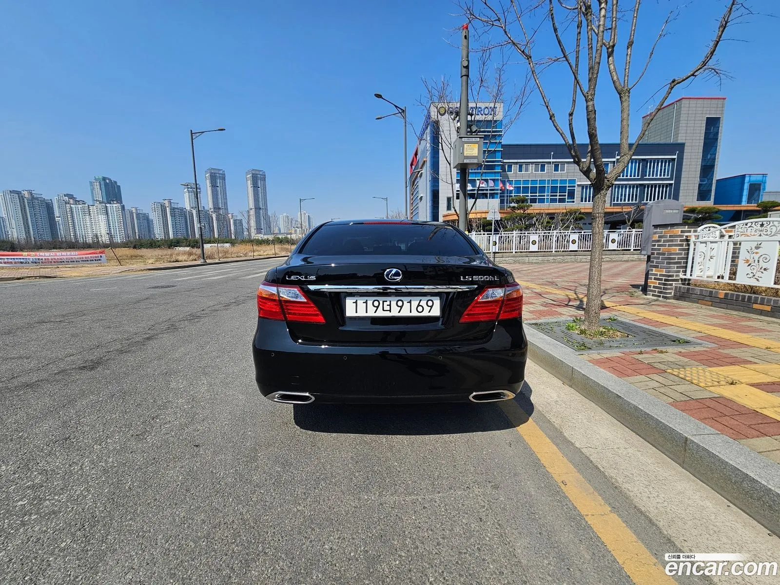 Lexus LS600hL 2011 — 4