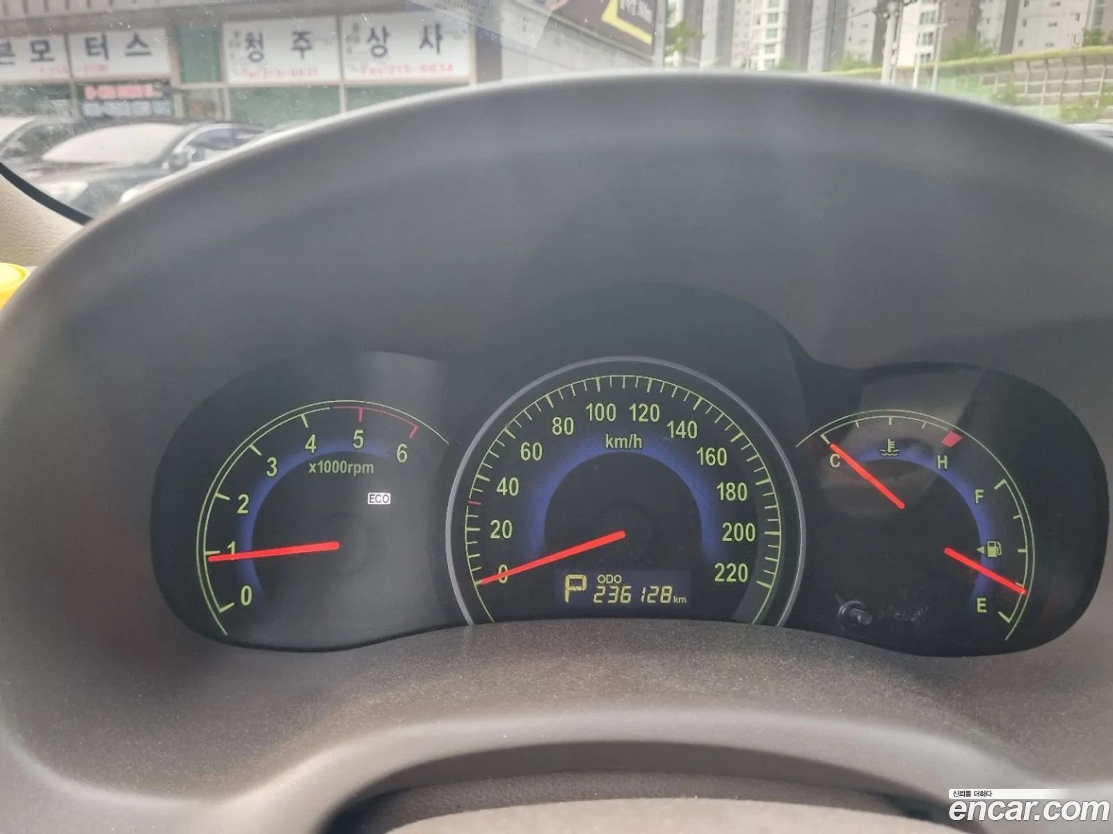 Kia Carnival R 2010 — 13