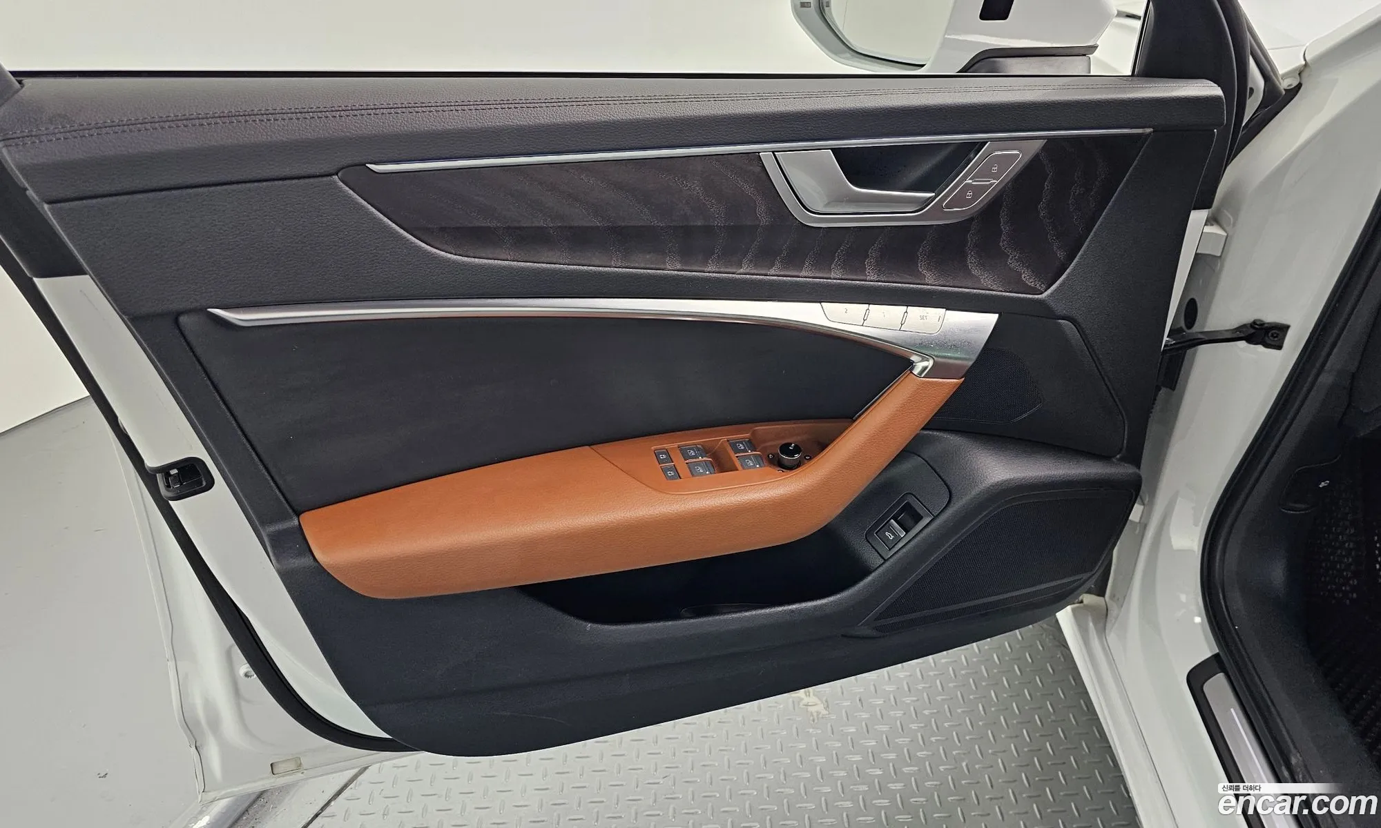 Audi A6 2022 WAUZZZF25PN015629 — 4