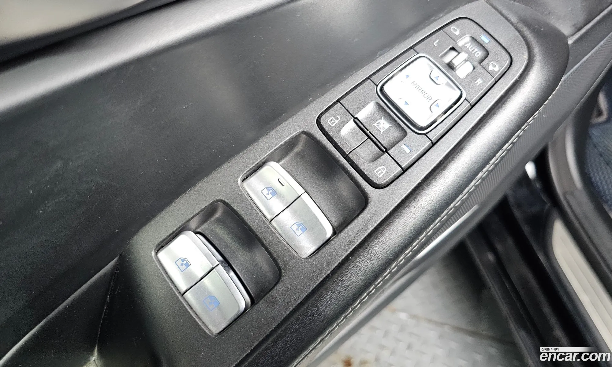 Genesis EQ900 2017 — 33