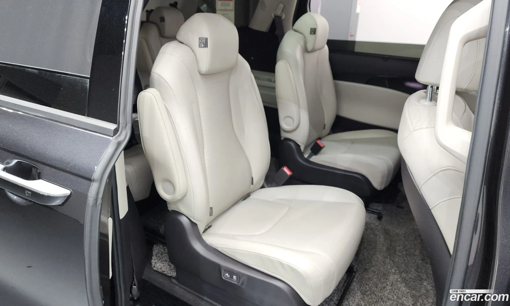 Kia Carnival 2020 — 21