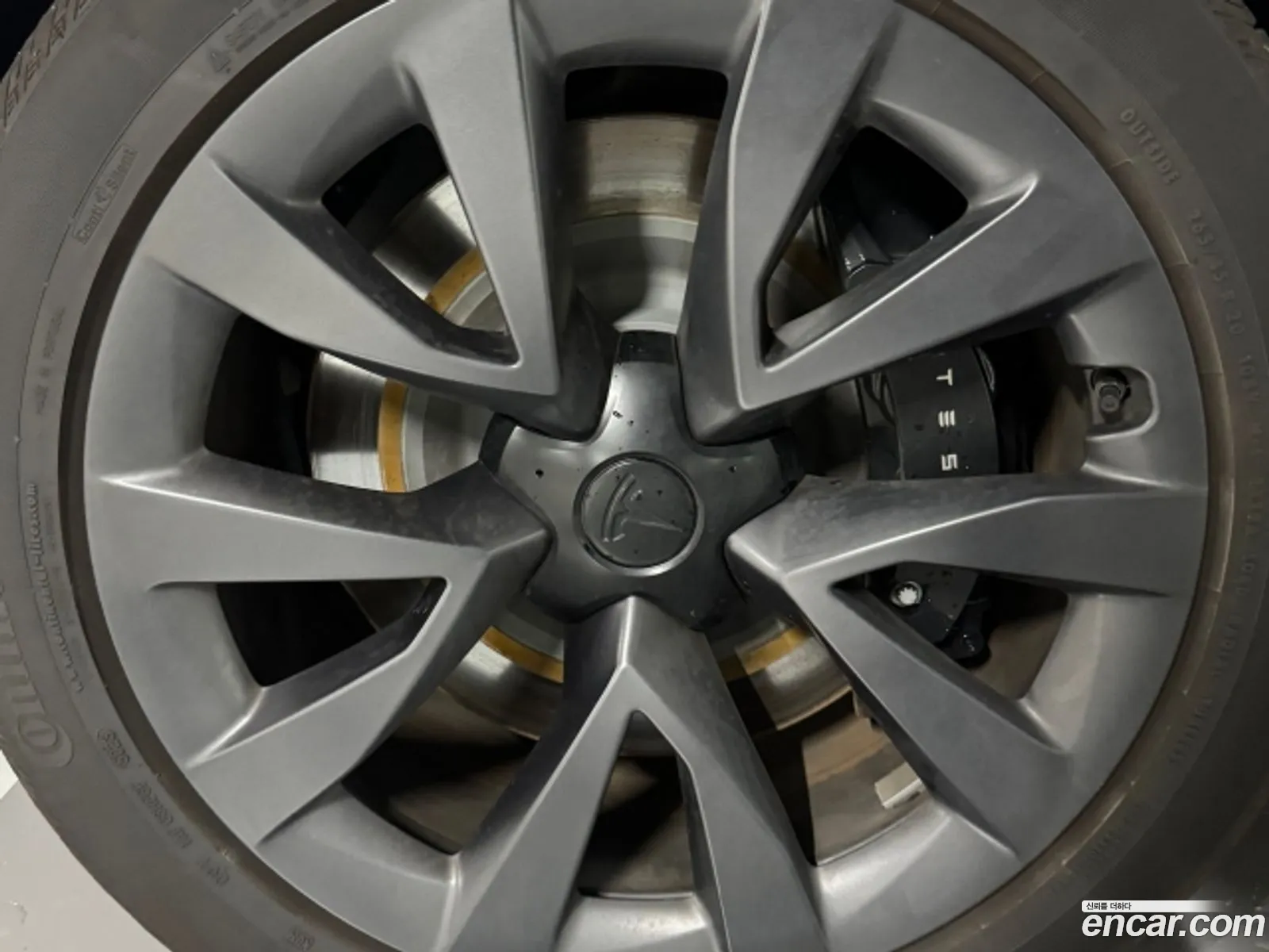 Tesla Model X 2024 — 4