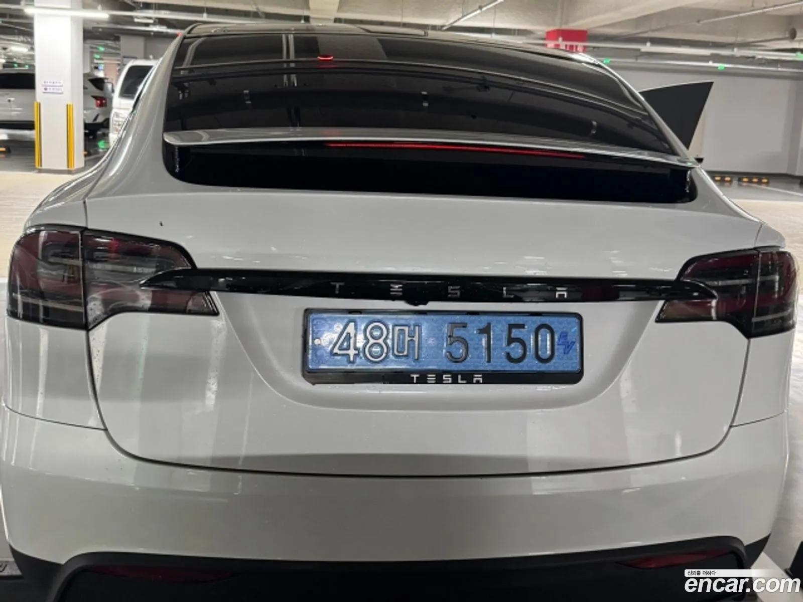 Tesla Model X 2024 — 12