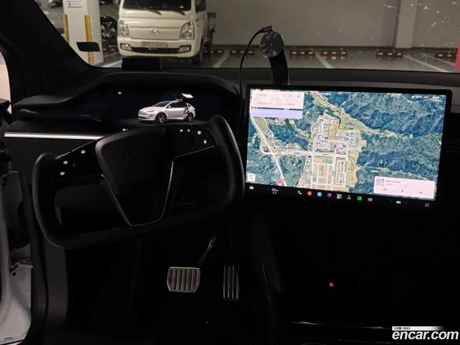Tesla Model X 2024 — 2