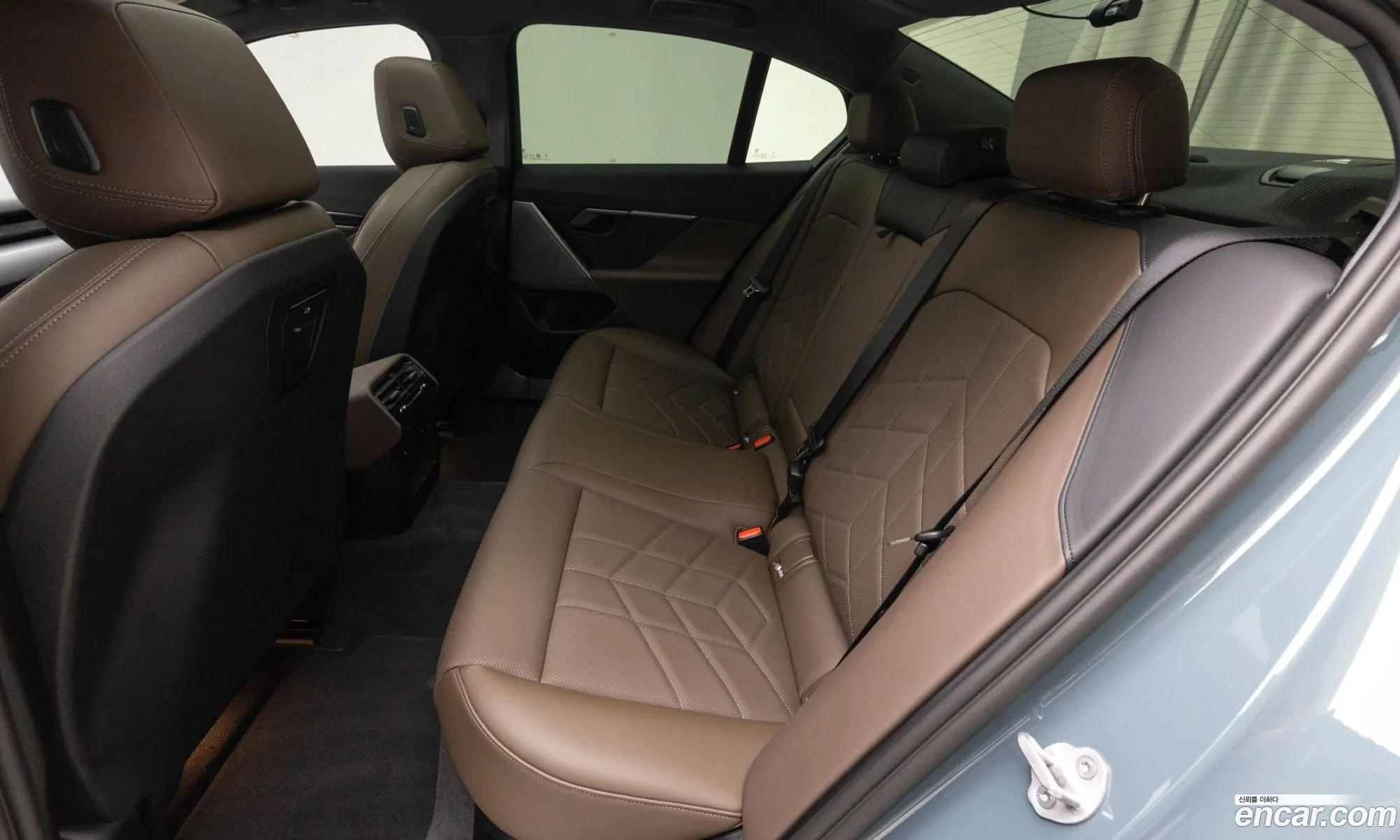 BMW 5 Series 2025 — 11