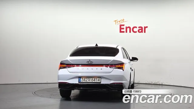 Hyundai Elantra 2021 — 3