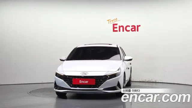 Hyundai Elantra 2021 — 2