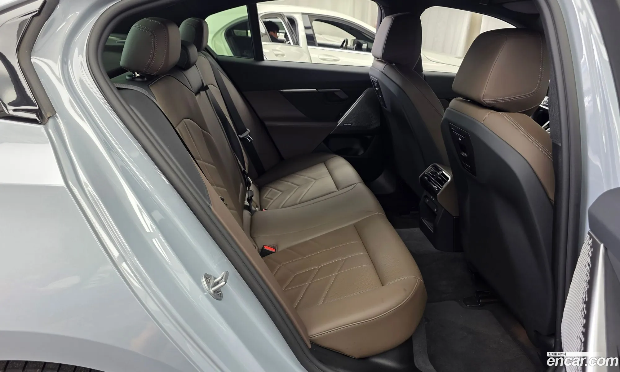 BMW 5 Series 2025 WBA41FL07SCU55830 — 18