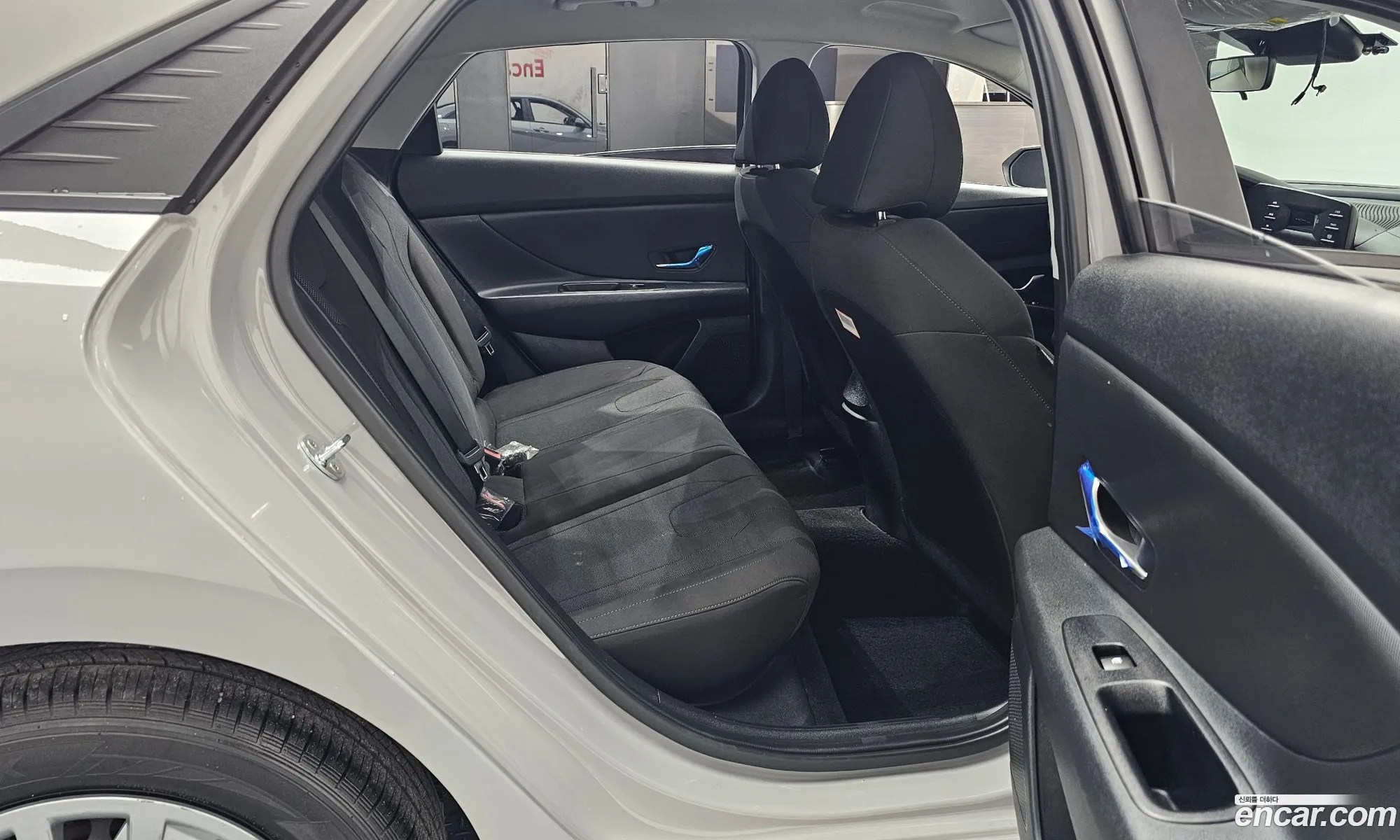 Hyundai Elantra 2020 — 17