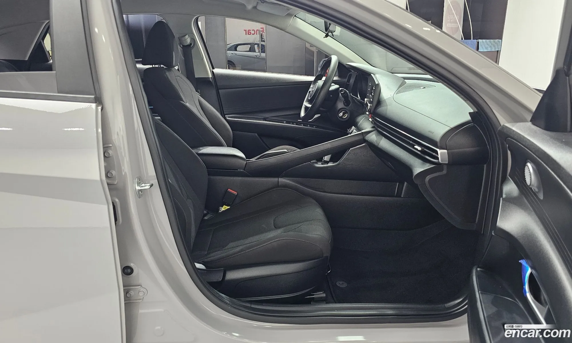 Hyundai Elantra 2020 — 2