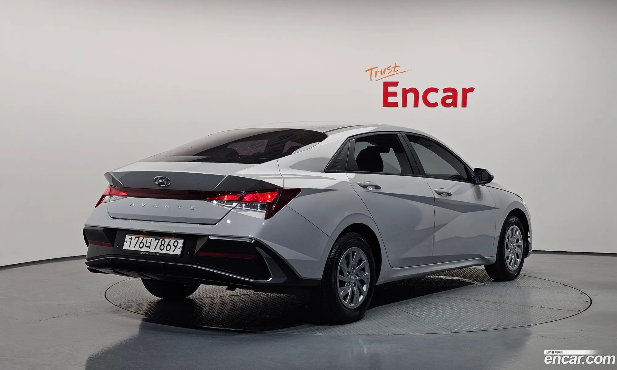 Hyundai Elantra 2020 — 18