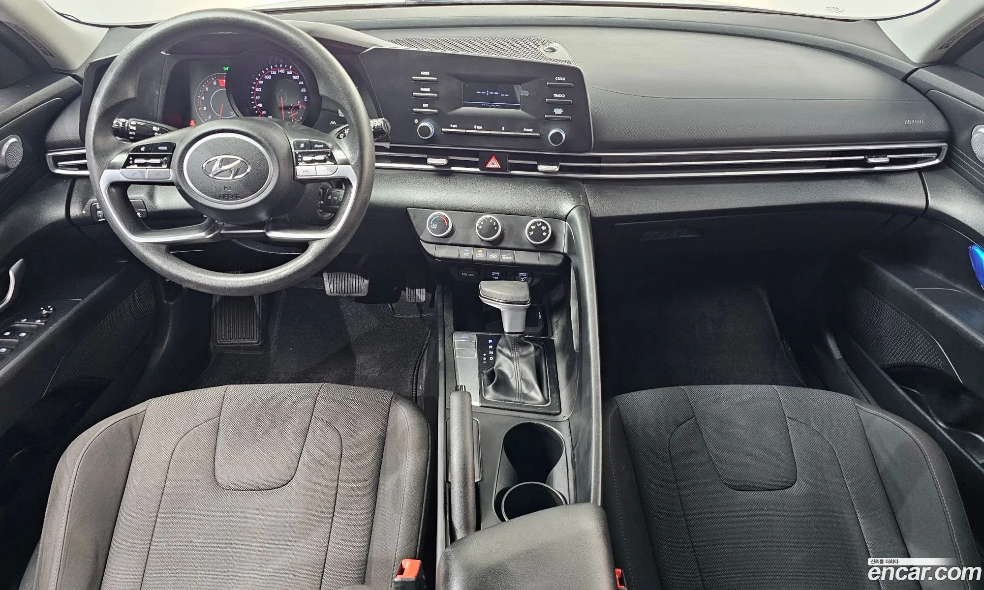 Hyundai Elantra 2020 — 11