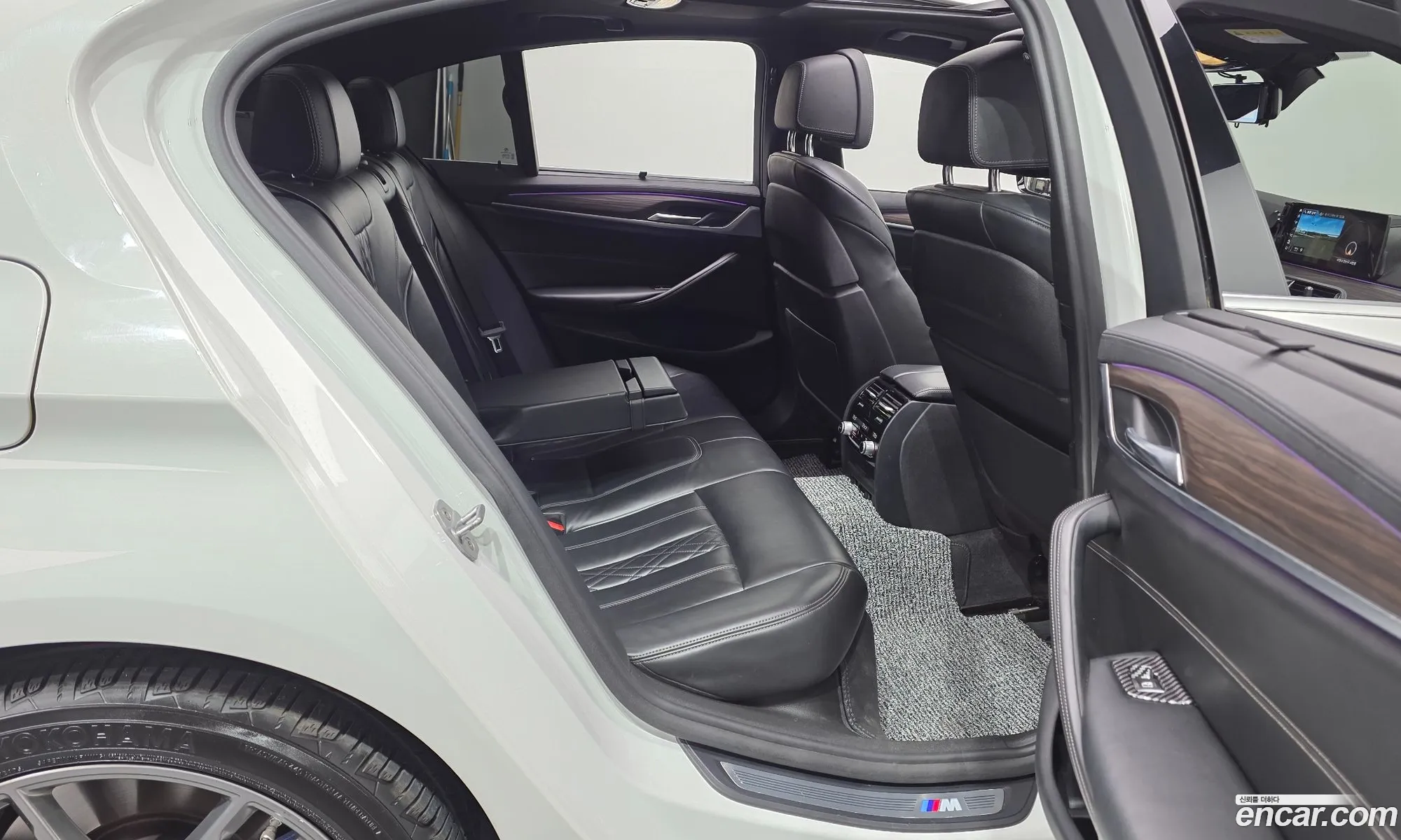BMW 5 Series 2017 WBAJD3107JWC13034 — 27