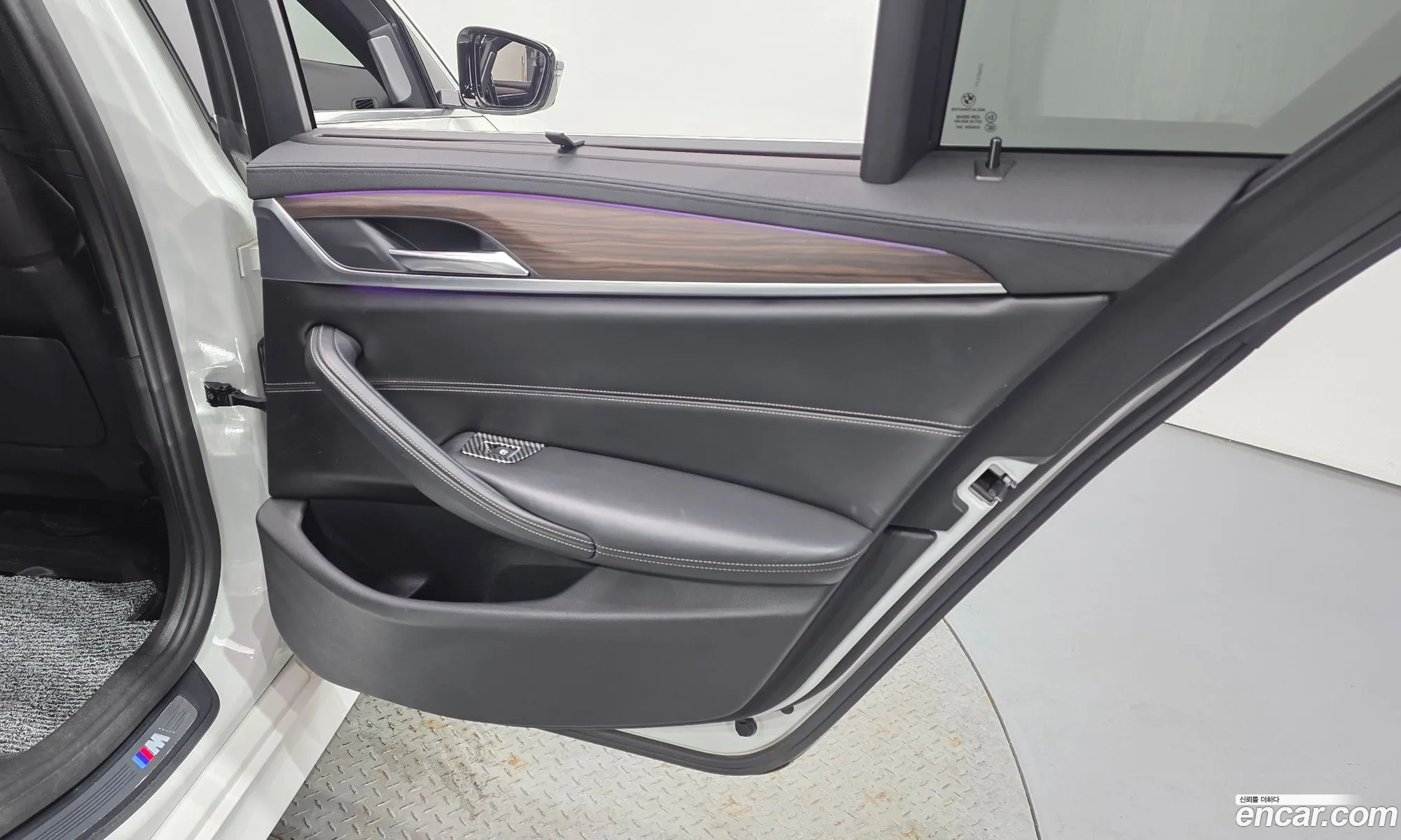 BMW 5 Series 2017 WBAJD3107JWC13034 — 6