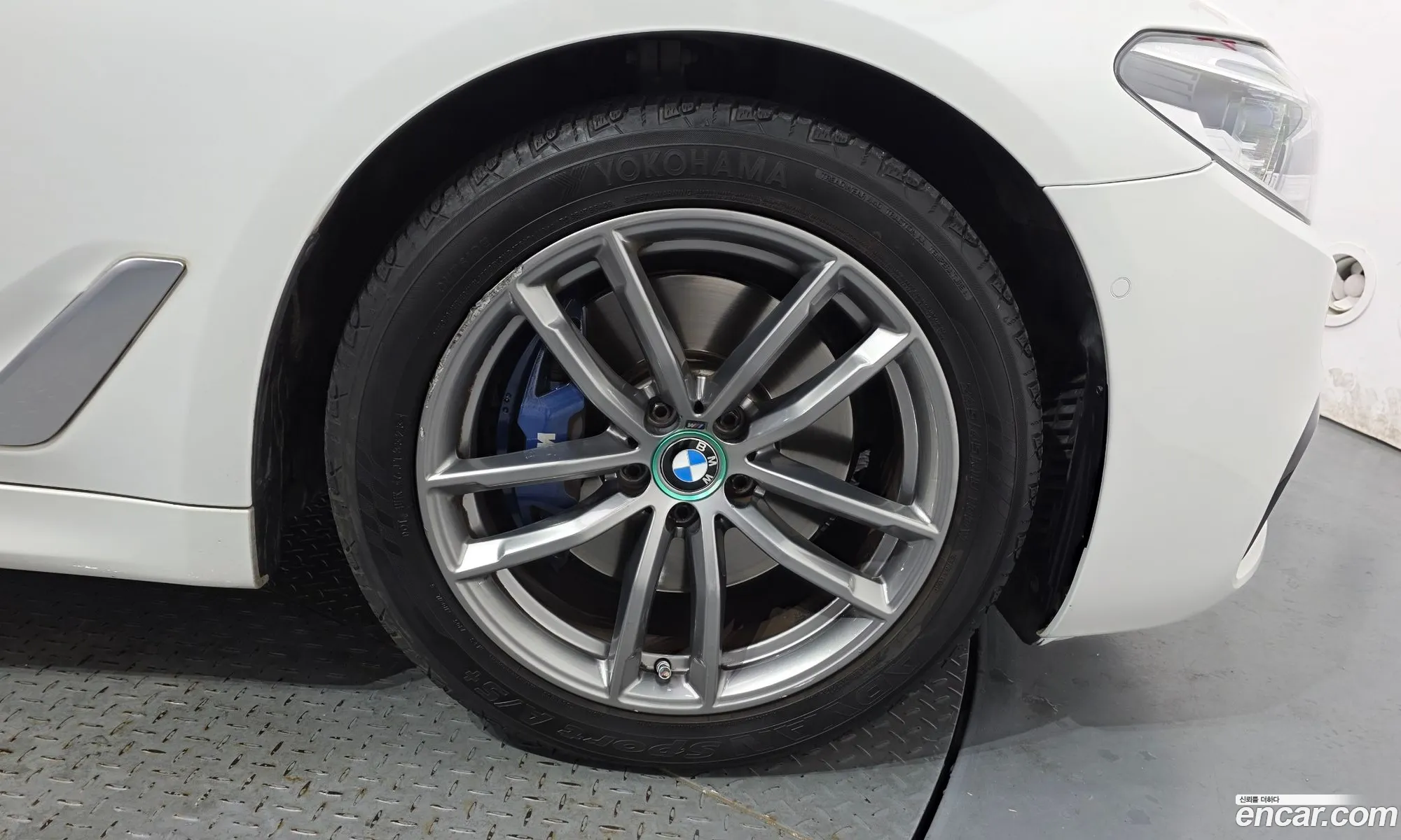BMW 5 Series 2017 WBAJD3107JWC13034 — 10