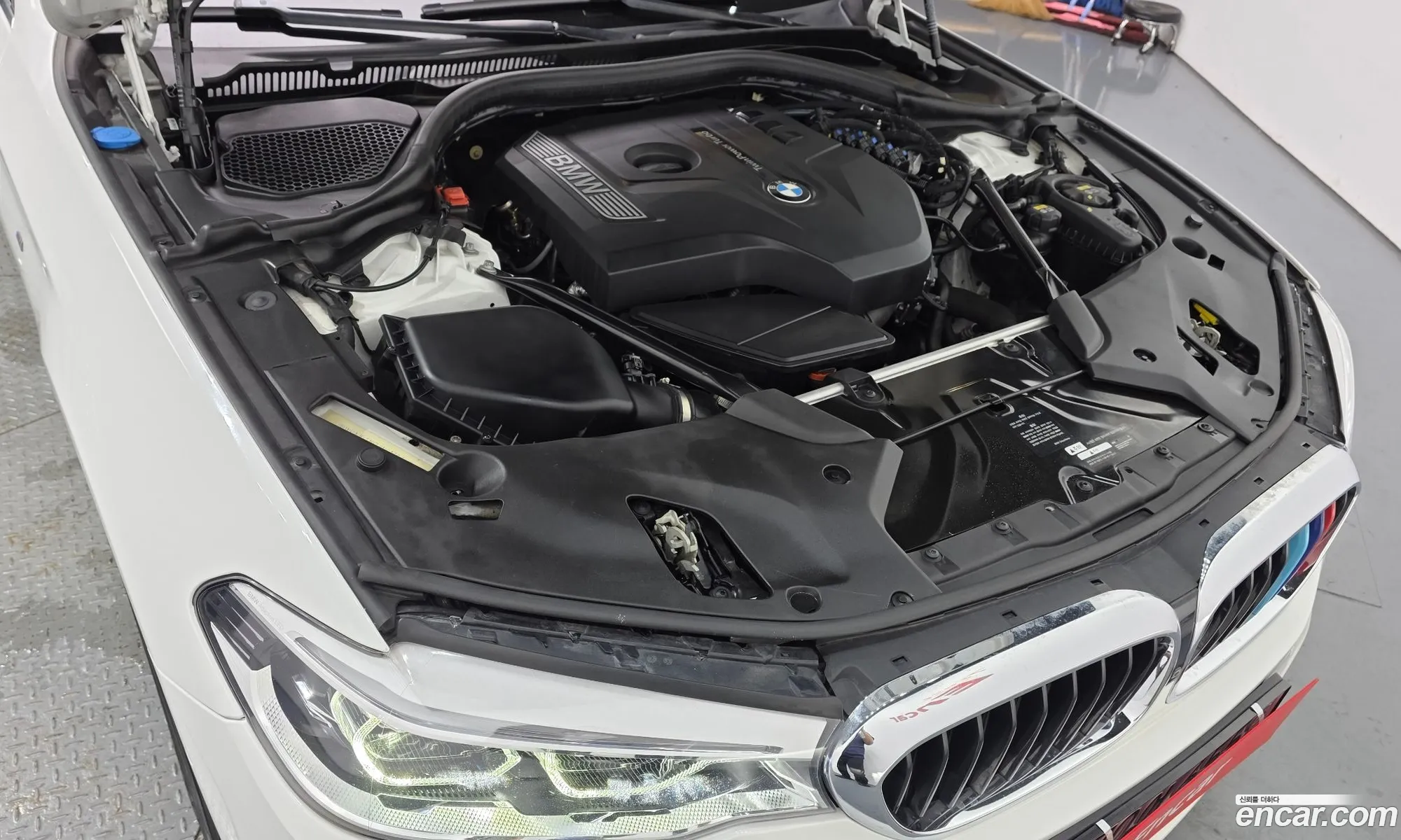 BMW 5 Series 2017 WBAJD3107JWC13034 — 13