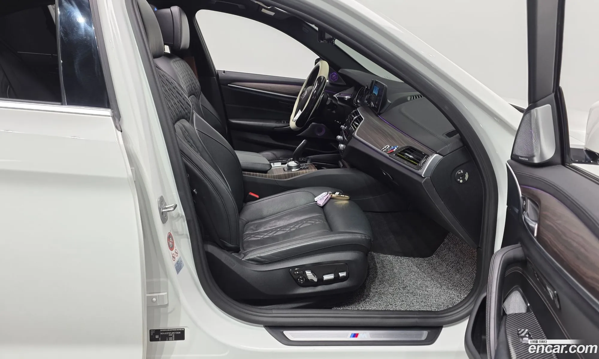 BMW 5 Series 2017 WBAJD3107JWC13034 — 31