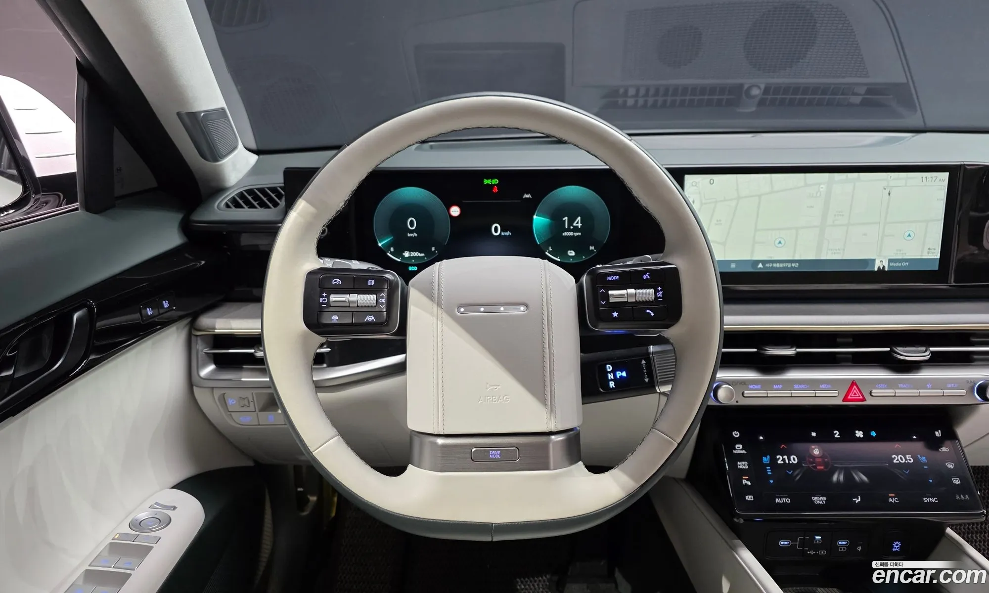 Hyundai Grandeur Hybrid 2023 — 10