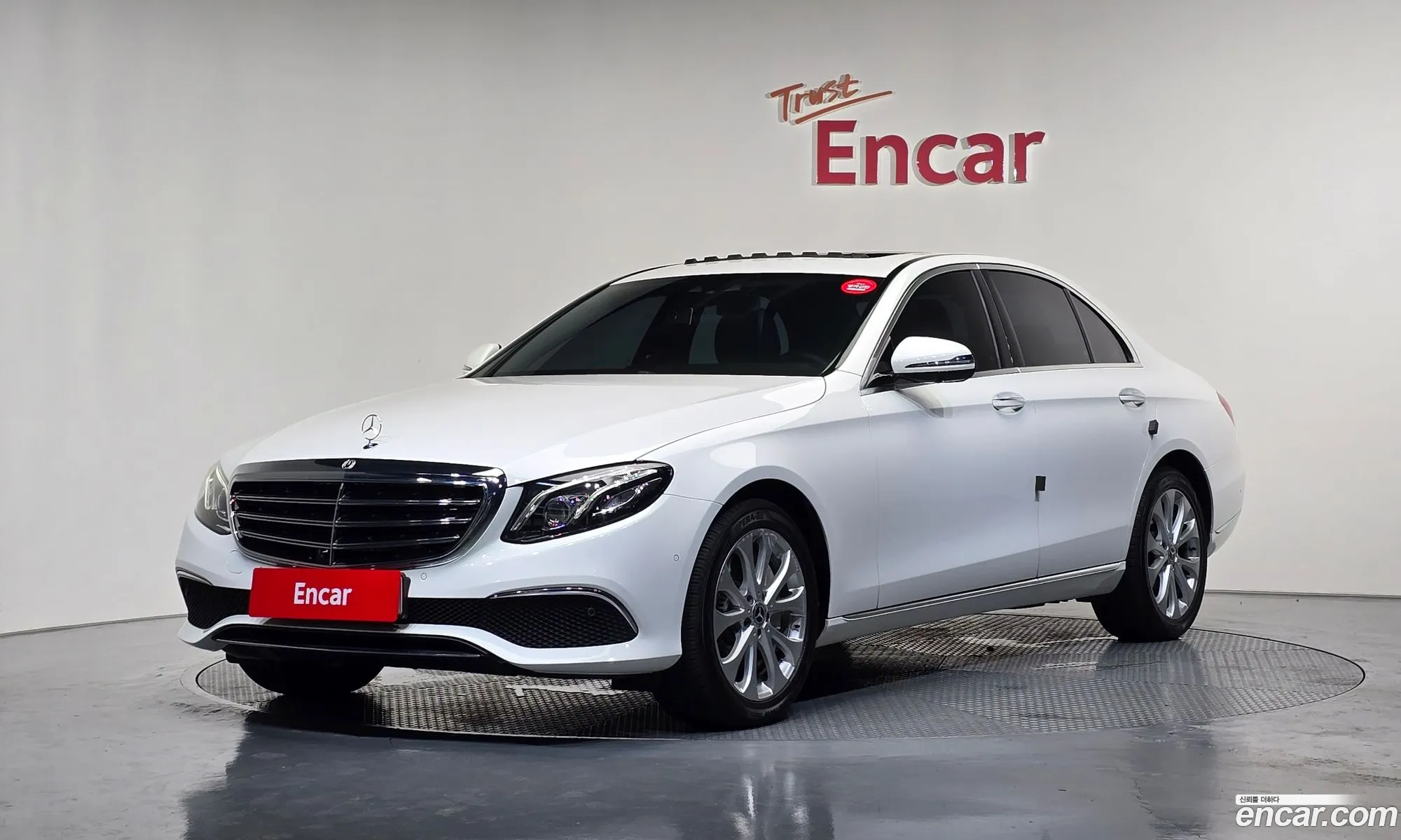Mercedes-Benz E-Class W213 2018 WDDZF4JB1KA498175 — 12