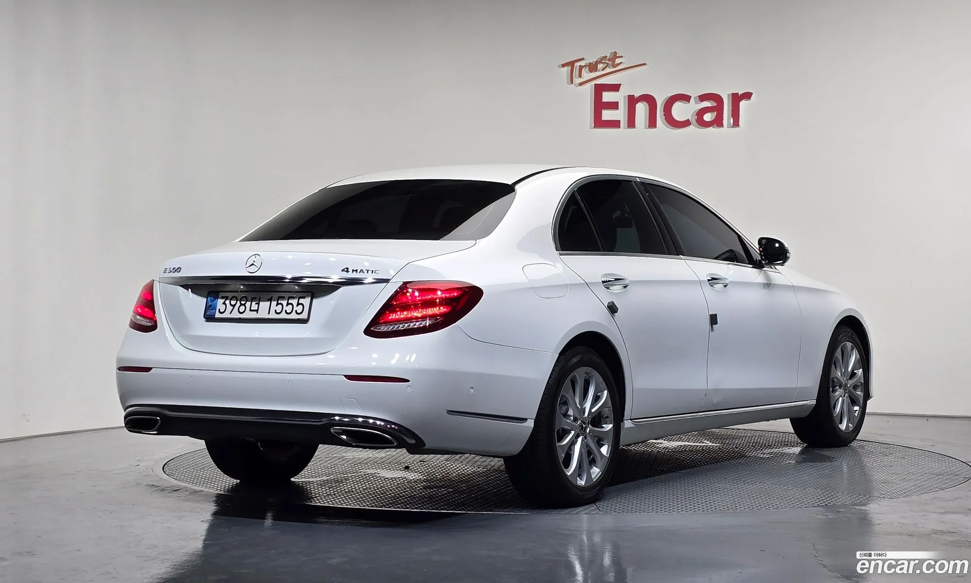 Mercedes-Benz E-Class W213 2018 WDDZF4JB1KA498175 — 31